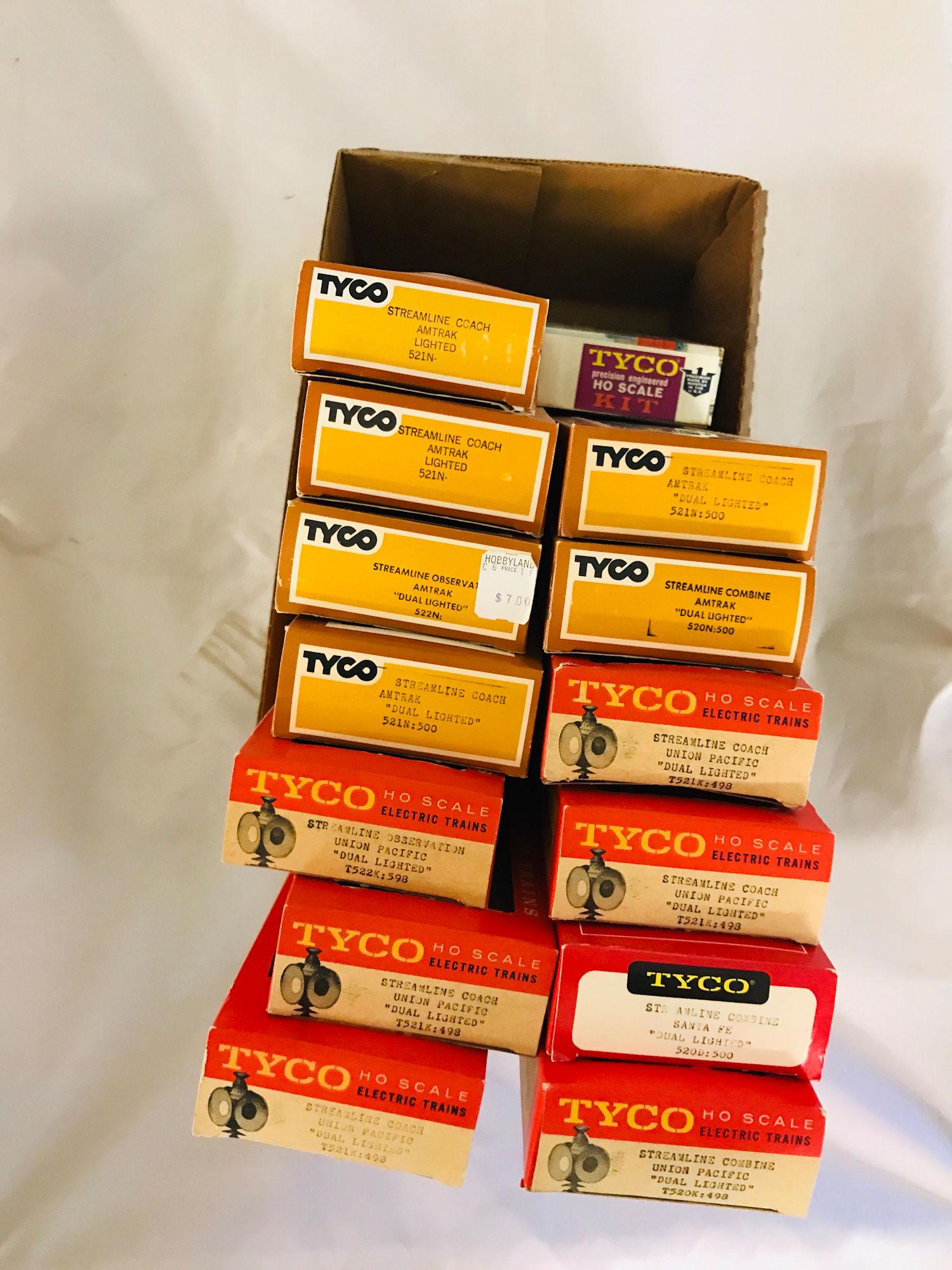 LOT 13 TYCO HO SCALE READY TO RUN TRAIN CARS AND (1) (1 of 1)