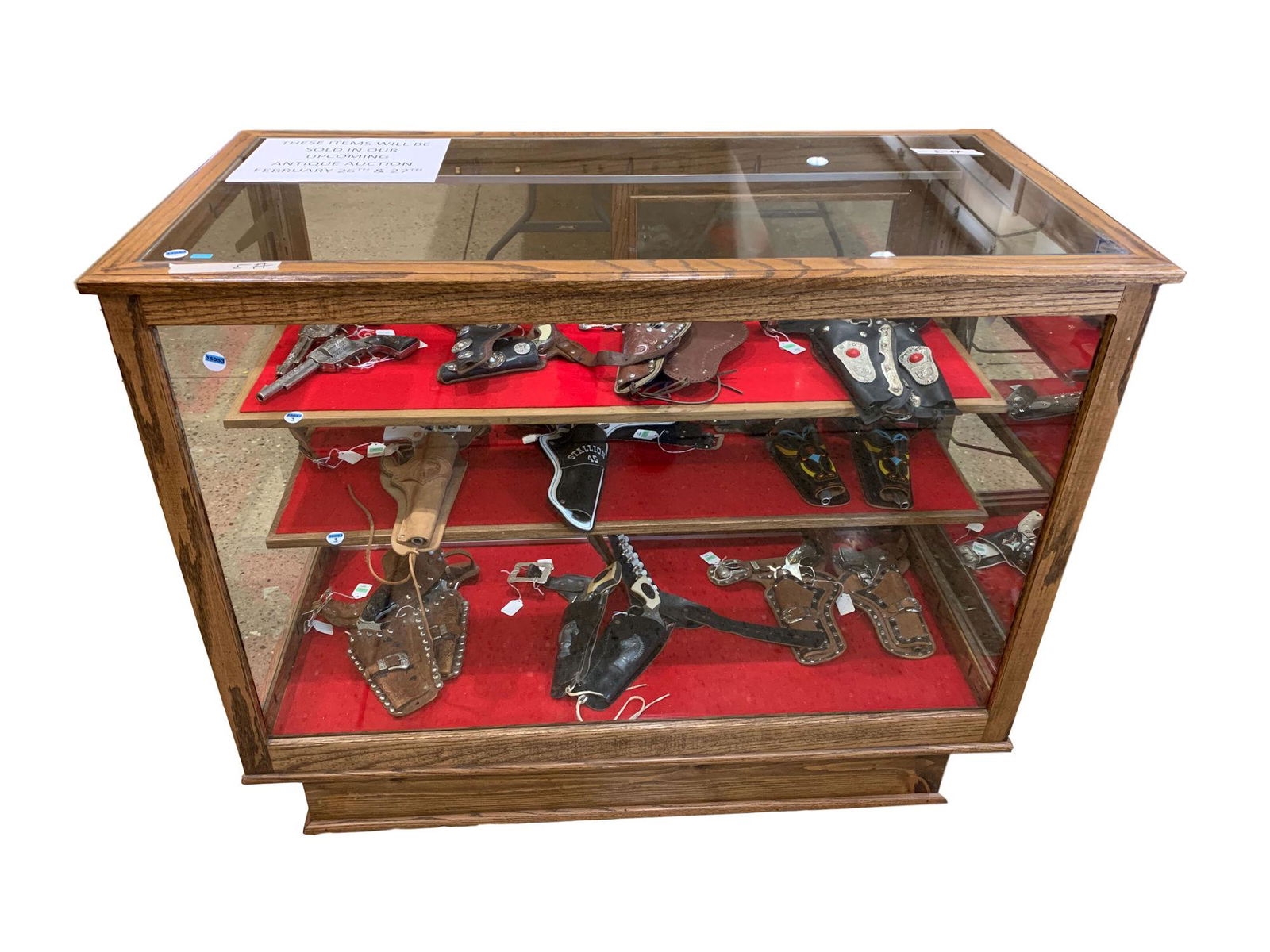 OAK SHOWCASE, EMPTY. 2 SHELVES. CONTENTS ARE NOT (1 of 1)