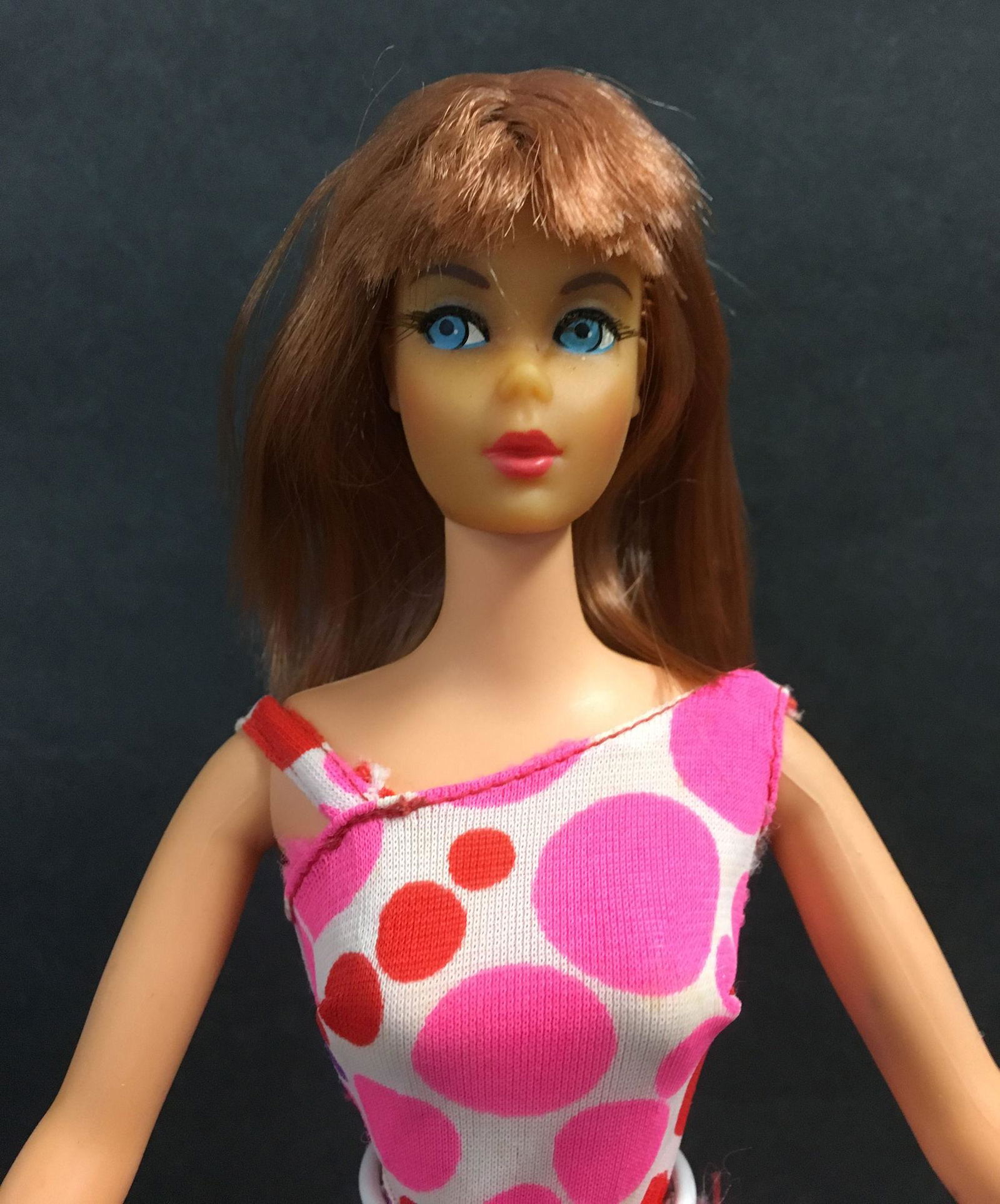 TITIAN LIVING BARBIE WEARING ORIGINAL SWIM SET. (1 of 2)