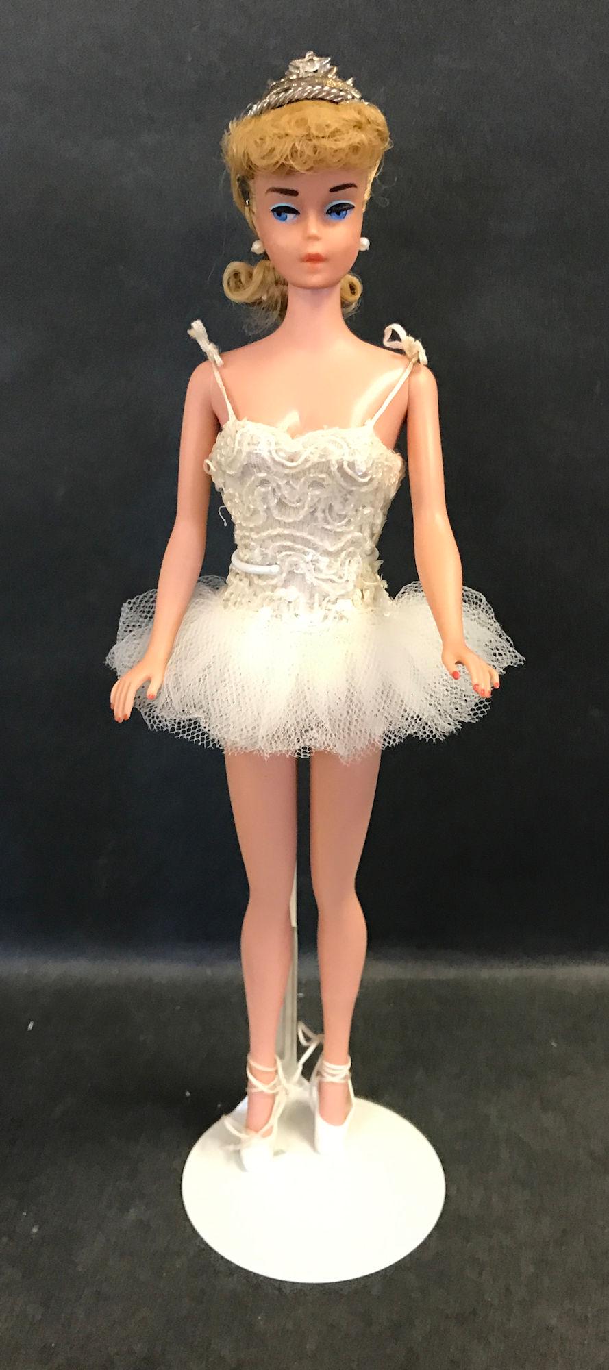 #6/7 BLONDE PONYTAIL BARBIE WEARING UNTAGGED BALLERINA (1 of 3)