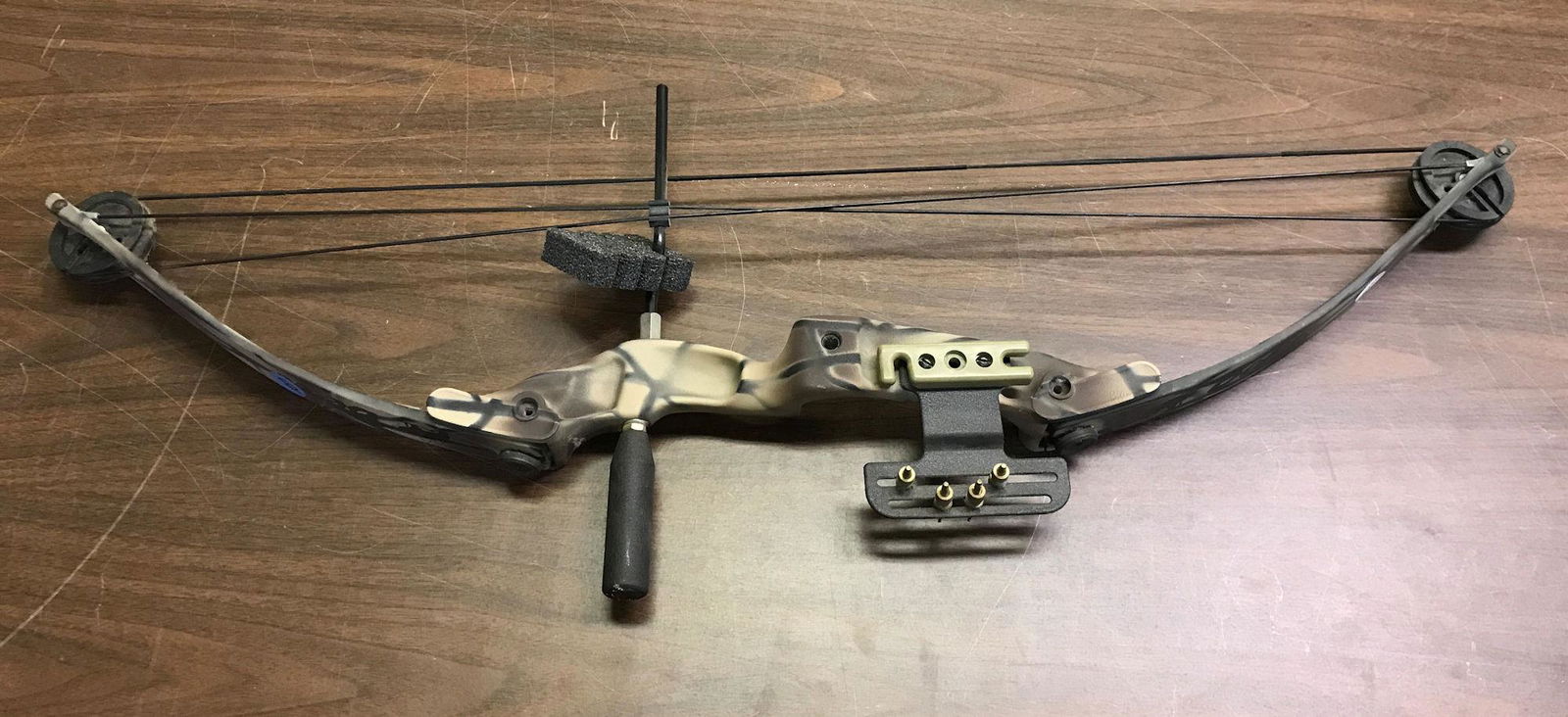 BEAR COMPOUND BOW (1 of 1)