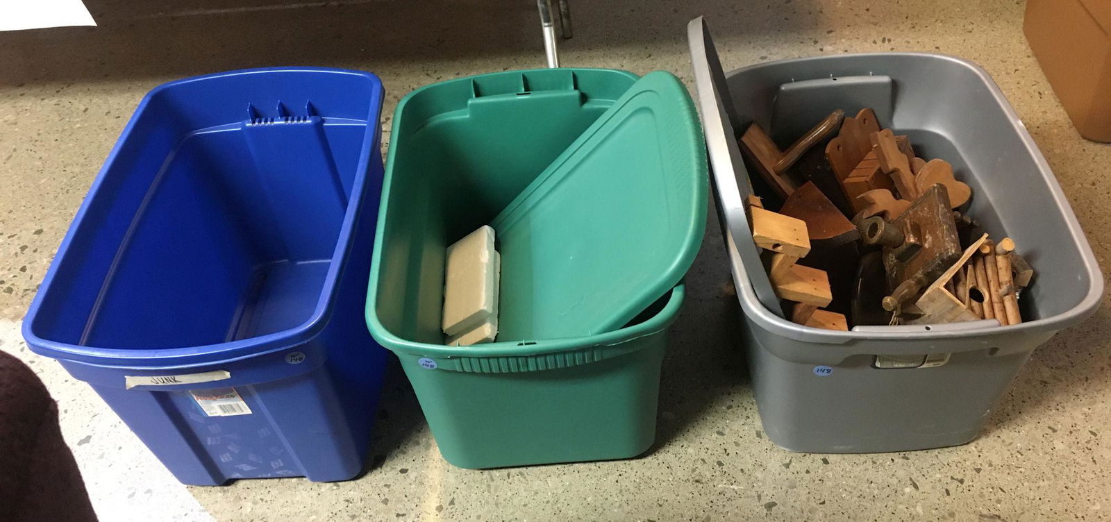 (3) TOTES WITH 1 HAVING WOODEN DECORATIVE ITEMS (1 of 2)