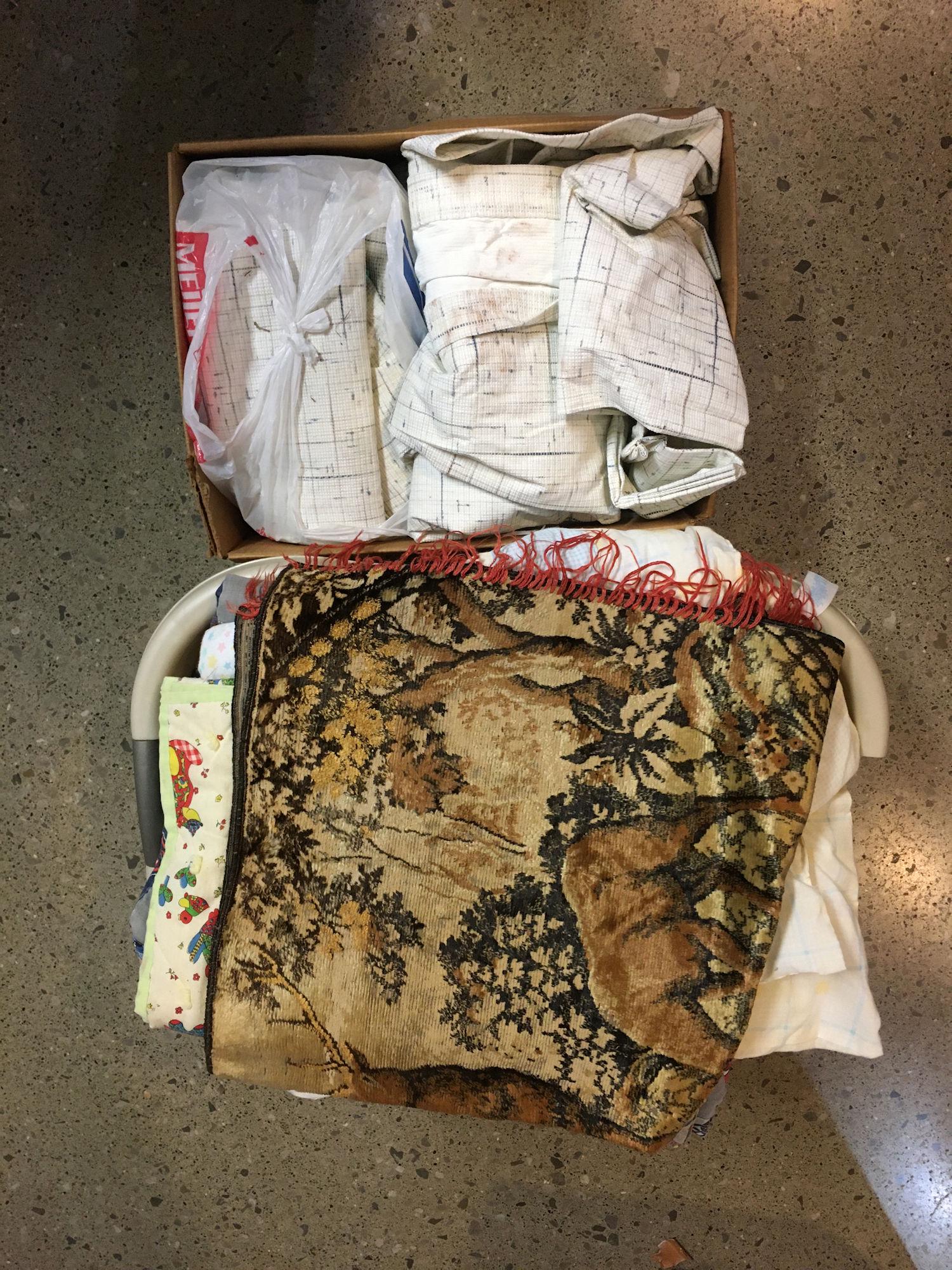 (2) BOX LOTS INCLUDING CURTAINS AND BLANKETS (1 of 1)