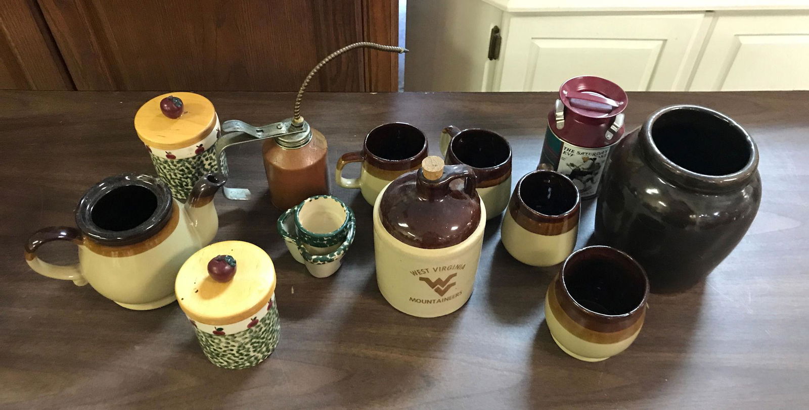 BOX LOTS INCLUDING STONEWARE AND WVU JUG (1 of 5)