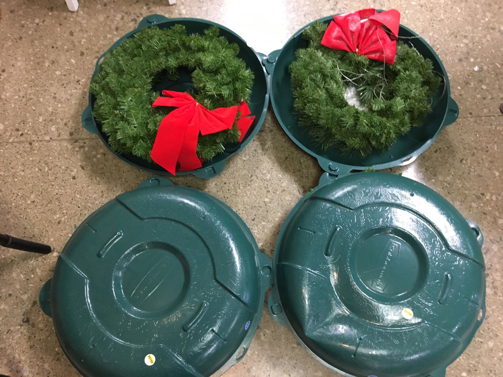 (4) CHRISTMAS WREATHS AND CONTAINERS: (4) CHRISTMAS WREATHS AND CONTAINERS