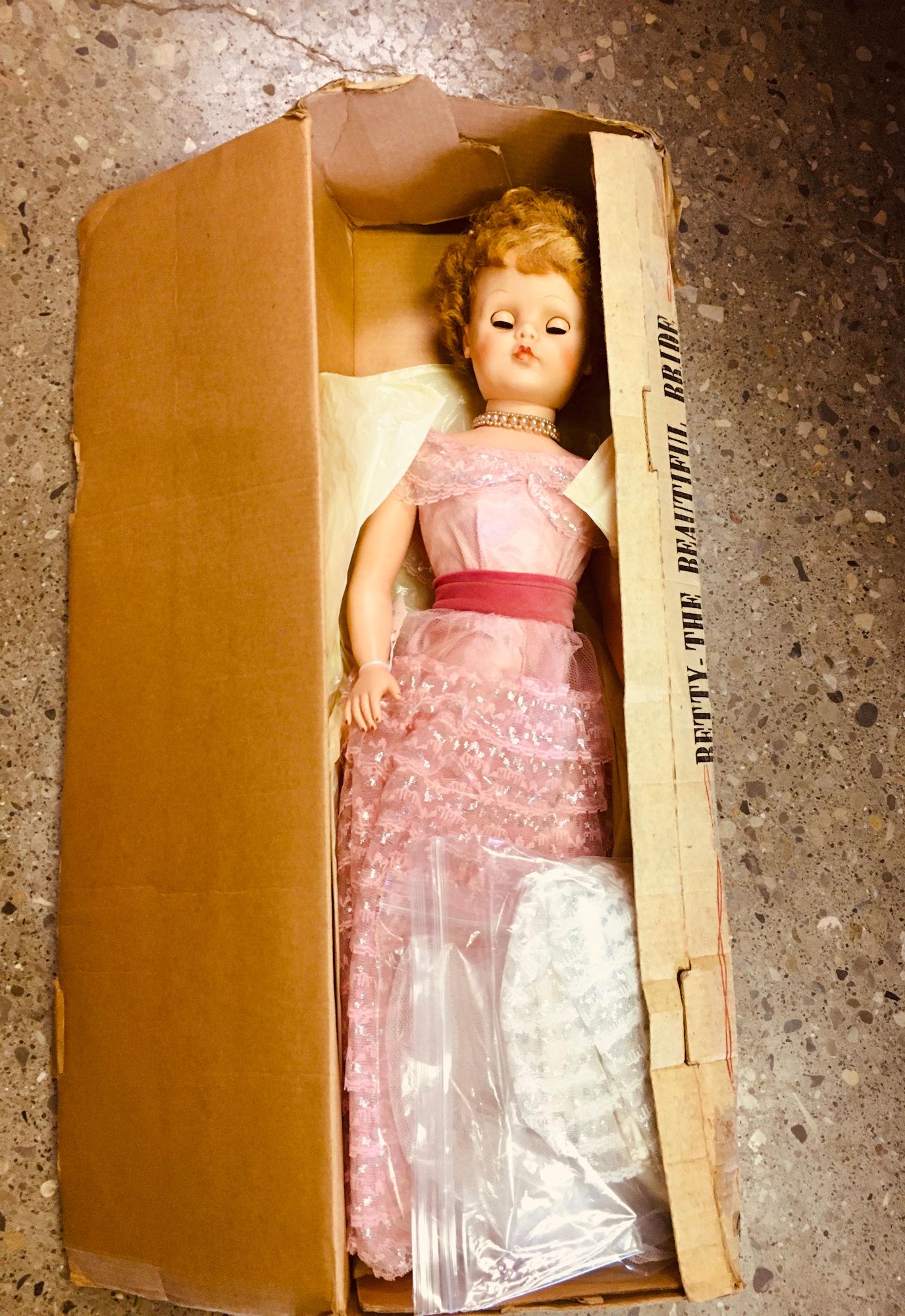 BETTY THE BEAUTIFUL BRIDE IN ORIGINAL BOX (1 of 1)