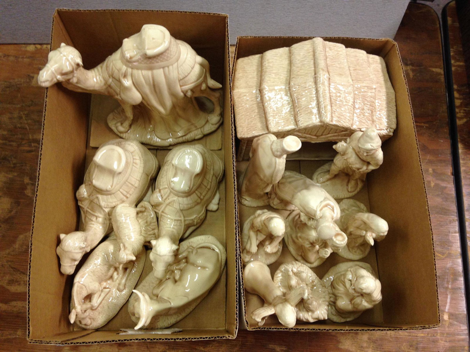 2 LOTS PORCELAIN NATIVITY SET: 2 LOTS PORCELAIN NATIVITY SET