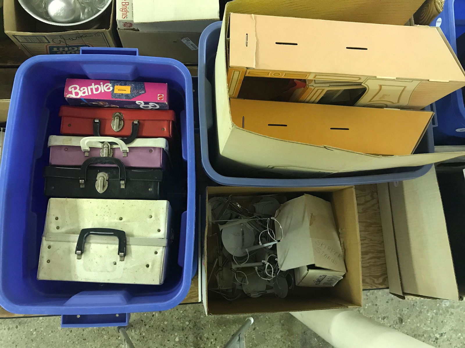 3 LOTS INCLUDING DOLL STANDS, BARBIE CARRYING CASES AND (1 of 4)