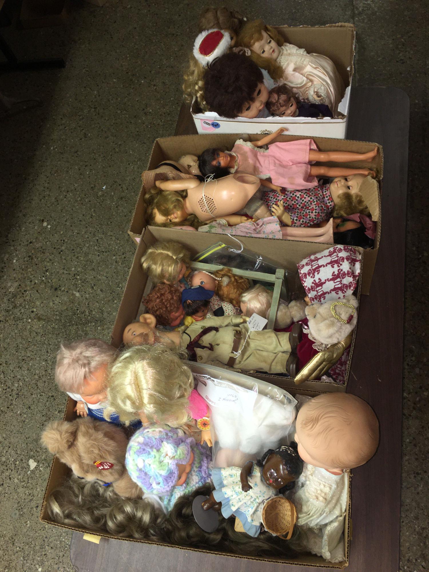 4 LOTS OF DOLLS INCLUDING TIFFANY TAYLOR, CHATTY CATHY,: 4 LOTS OF DOLLS INCLUDING TIFFANY TAYLOR, CHATTY CATHY, MADAME ALEXANDER JO AND SHIRLEY TEMPLE