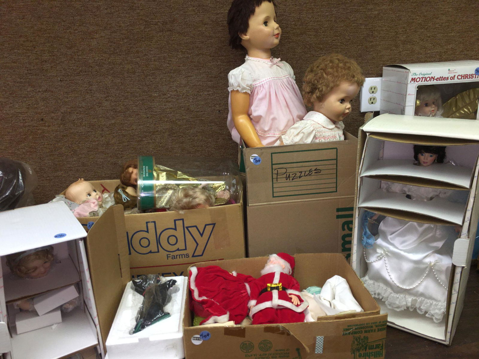 5 LOTS OF DOLLS INCLUDING DANBURY MINT SHIRLEY TEMPLE (1 of 6)