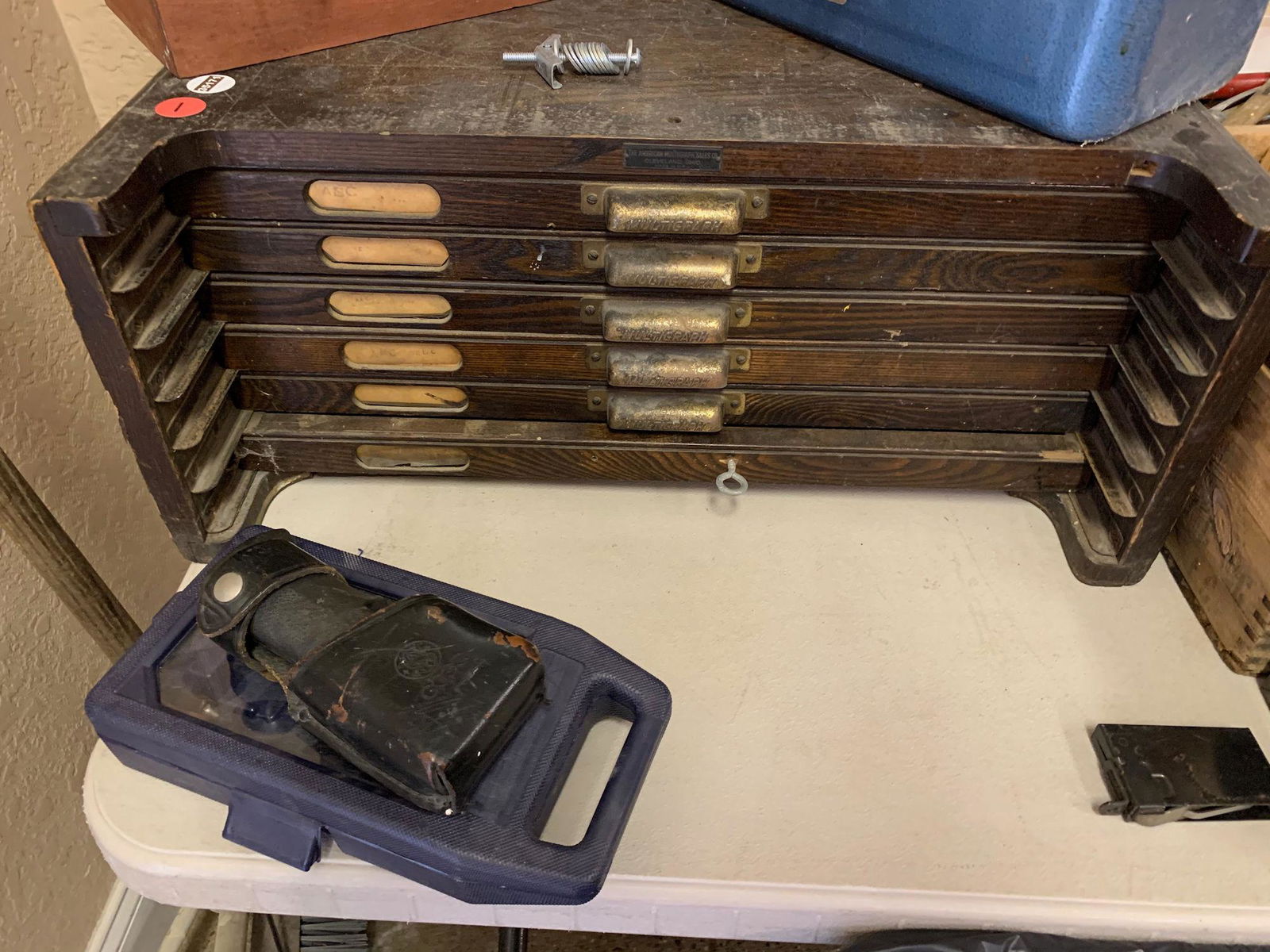 AMERICAN MULTI GRAPH COMPANY TOOL BOX FULL OF NAILS, (1 of 5)