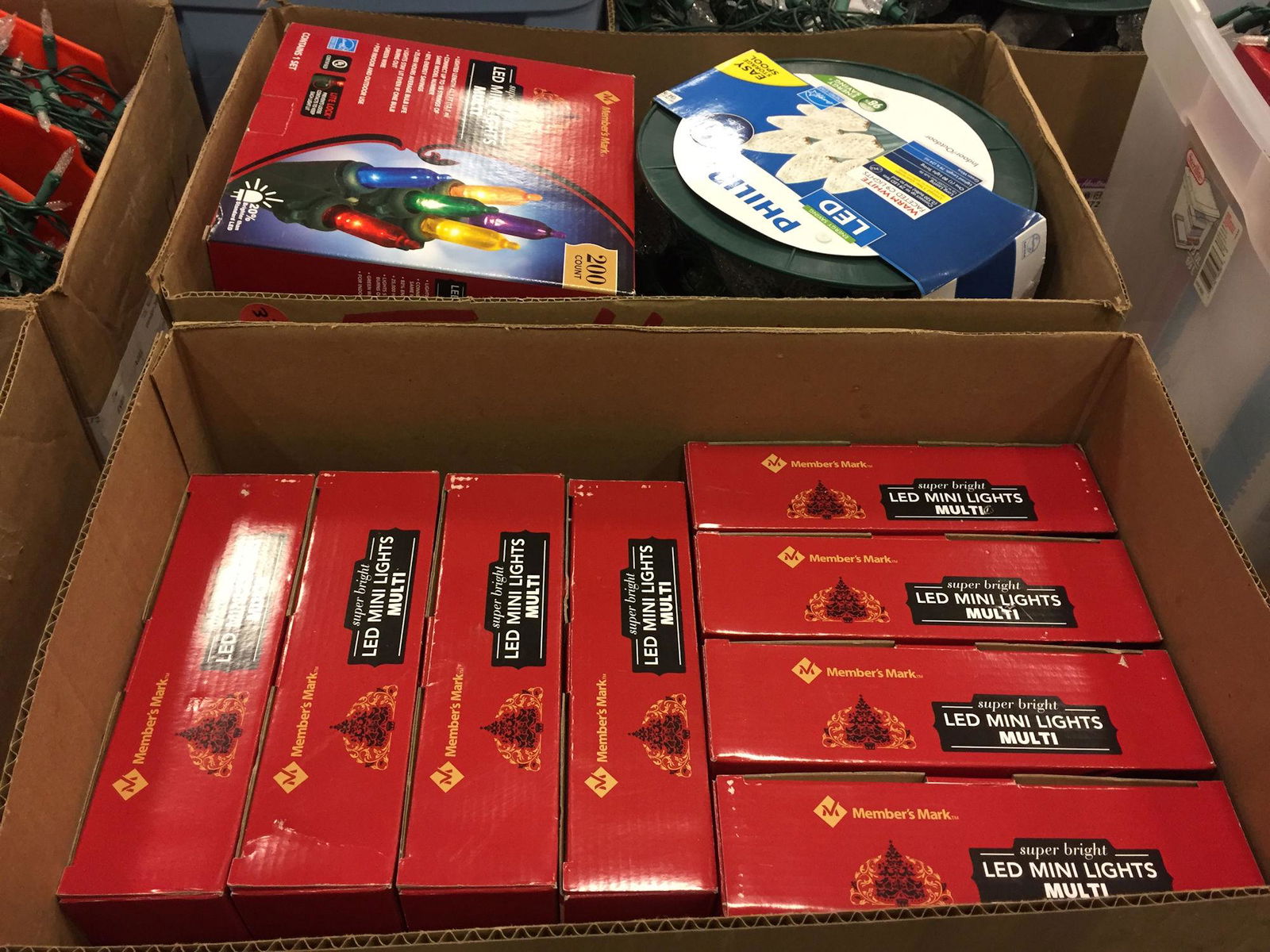 2 BOX LOTS CHRISTMAS LIGHTS (1 of 1)