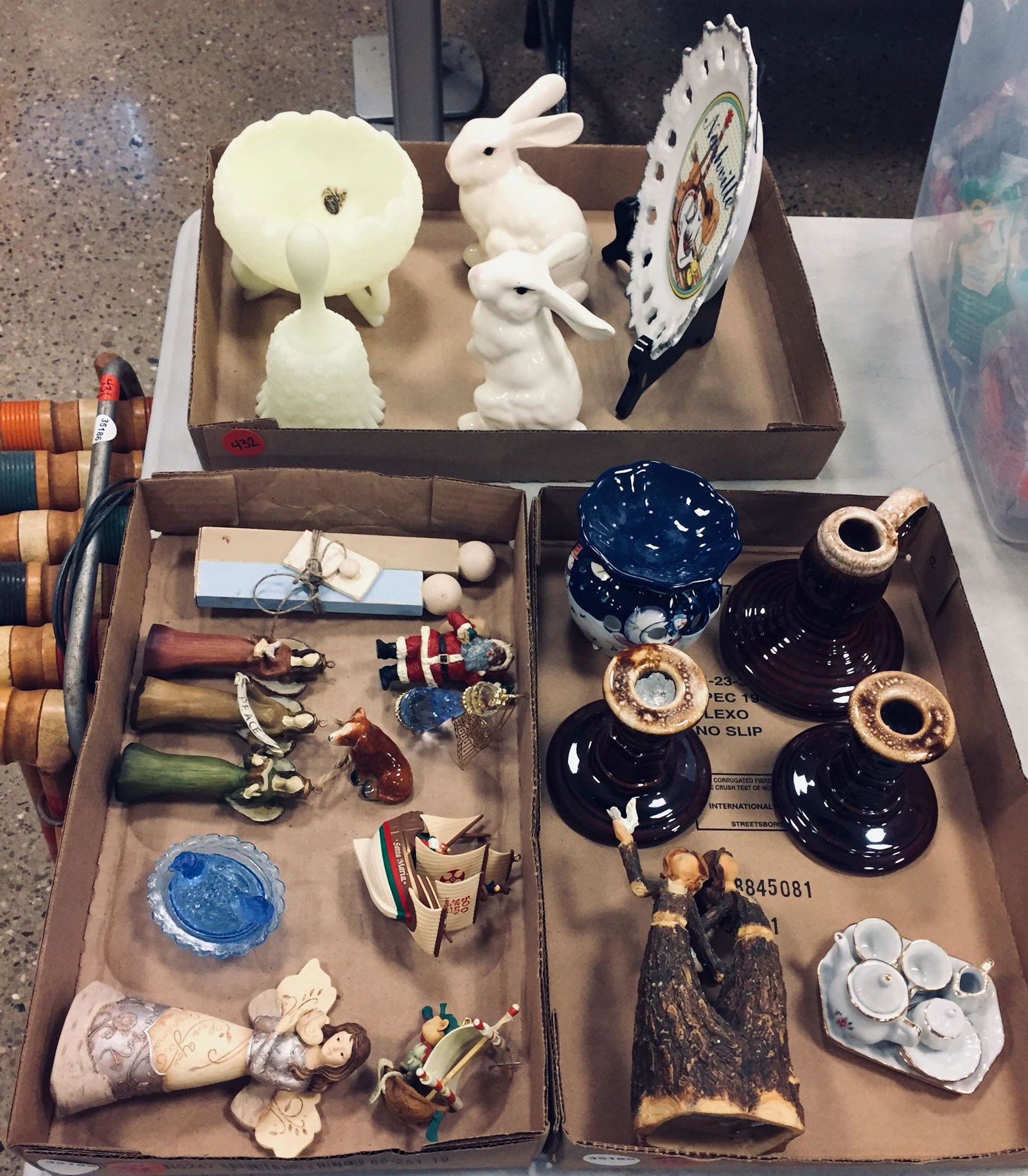 3 BOX LOTS FENTON BOWL AND BELL, CANDLEHOLDERS, AND (1 of 4)