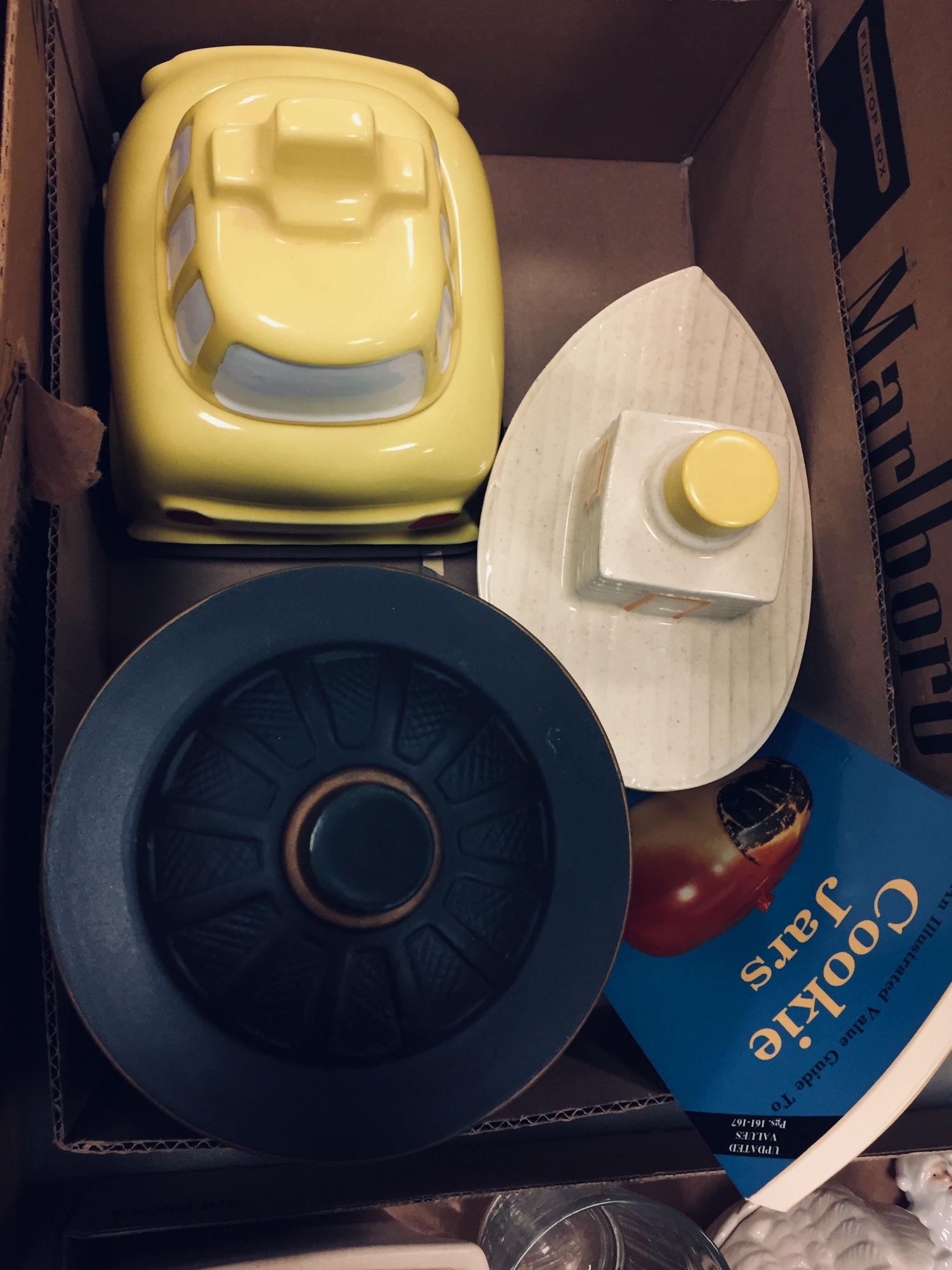 BOX LOT COOKIE JARS: BOX LOT COOKIE JARS
