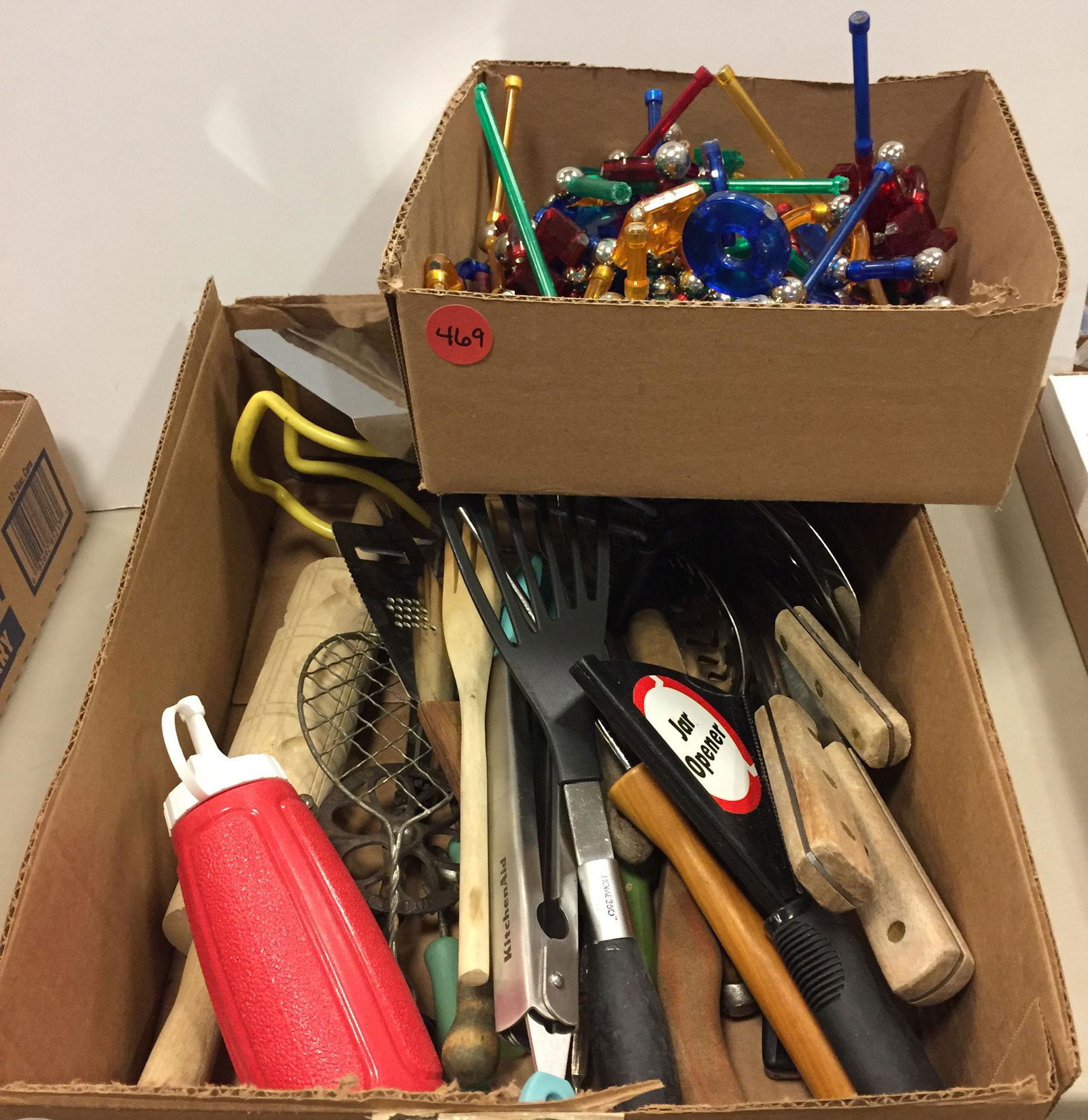 2 BOX LOTS KINEX AND KITCHEN UTENSILS (1 of 3)