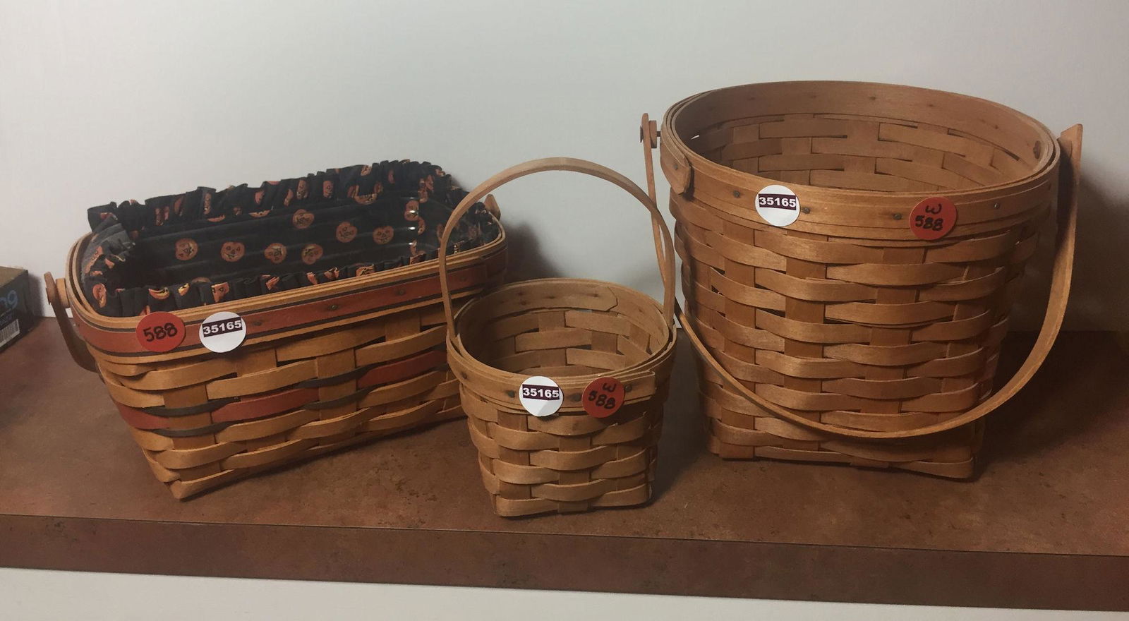 3 LONGABERGER BASKETS INCLUDING ONE WITH LINING (1 of 2)