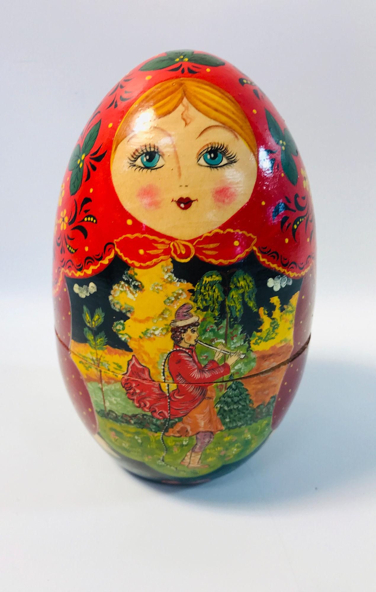 13 PC RUSSIAN MATRYOSHKA NESTING DOLL IN SHAPE OF AN: 13 PC RUSSIAN MATRYOSHKA NESTING DOLL IN SHAPE OF AN EGG, ARTIST SIGNED, DATED 1993, 7"H