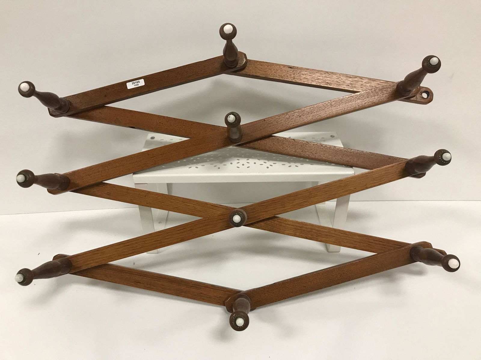 WALNUT VICTORIAN FOLDING HAT RACK: WALNUT VICTORIAN FOLDING HAT RACK