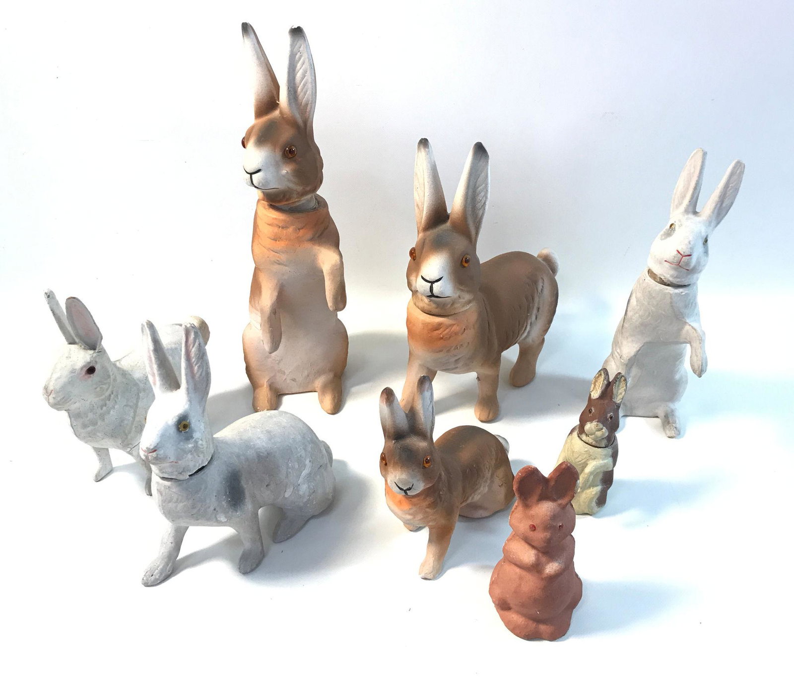 BOX LOT PAPER MACHE AND OTHER EASTER CANDY CONTAINERS: BOX LOT PAPER MACHE AND OTHER EASTER CANDY CONTAINERS