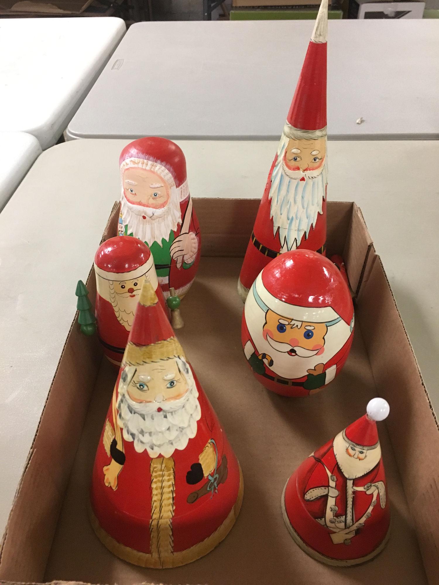 BOX LOT CHRISTMAS NESTING DOLLS: BOX LOT CHRISTMAS NESTING DOLLS