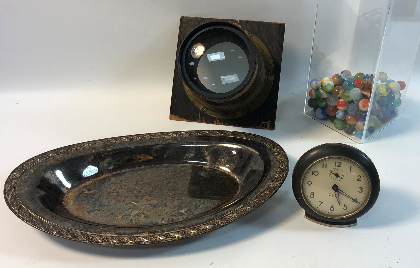 BOX LOT INCUDING MARBLES AND EARLY CAMERA LENS: BOX LOT INCUDING MARBLES AND EARLY CAMERA LENS