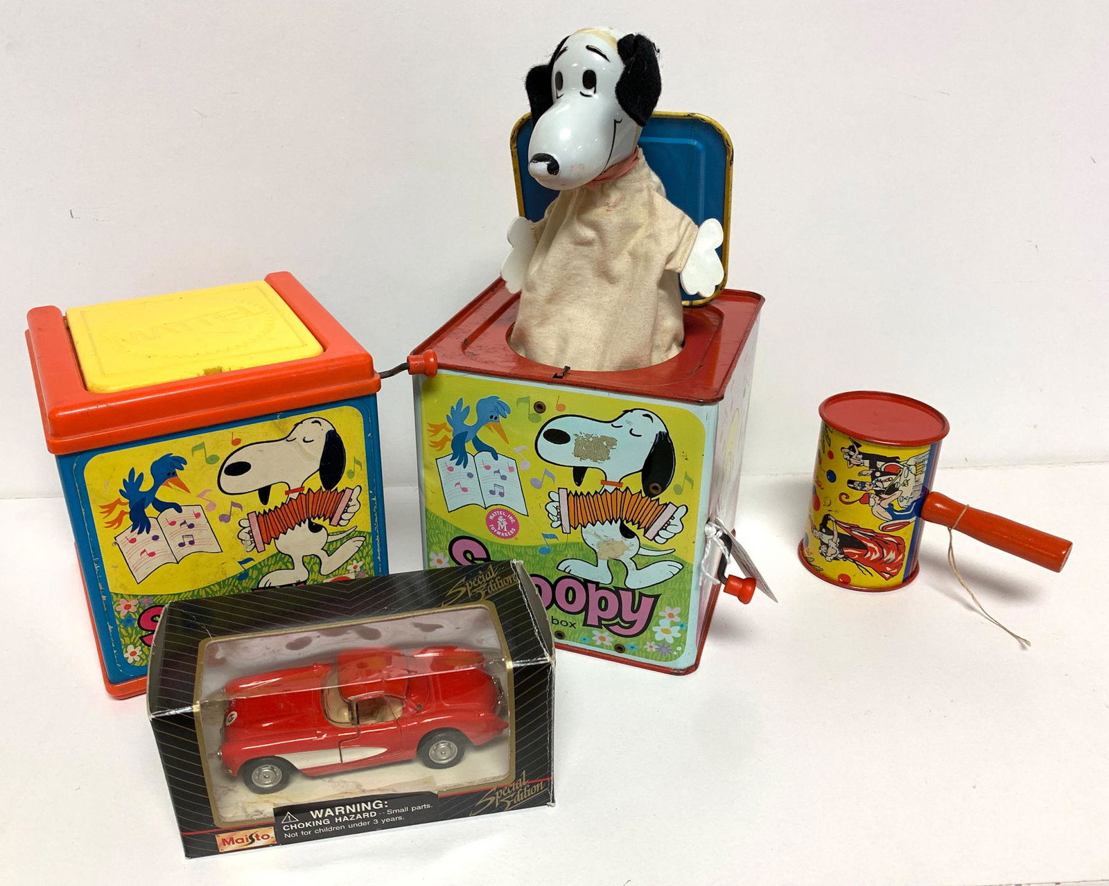 BOX LOT TOYS INCLUDING TWO (2) JACK-IN-THE-BOXES AND: BOX LOT TOYS INCLUDING TWO (2) JACK-IN-THE-BOXES AND DIE CAST CORVETTE TOY CAR