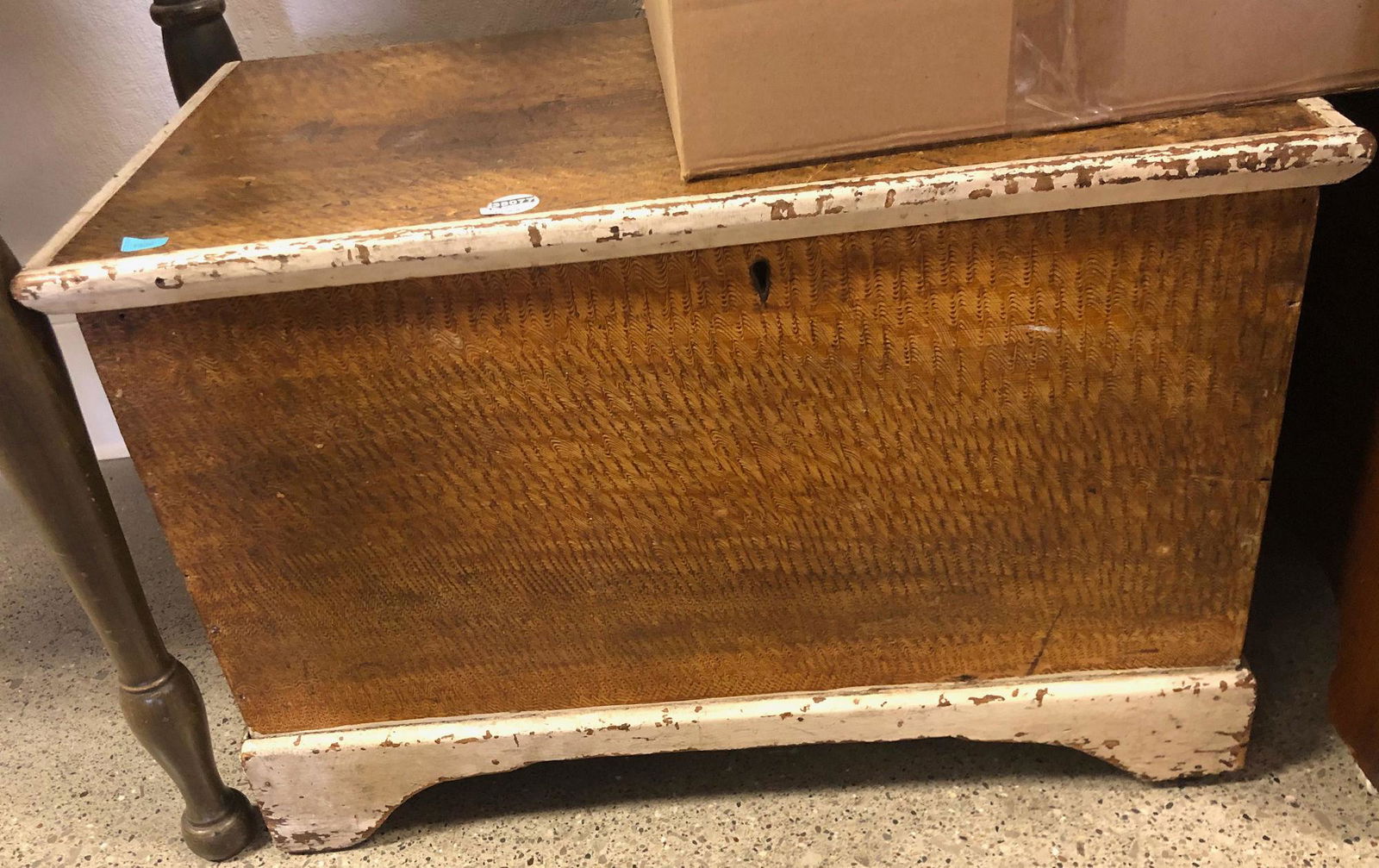 SMALL GRAIN PAINTED DOVETAILED BLANKET CHEST (1 of 1)