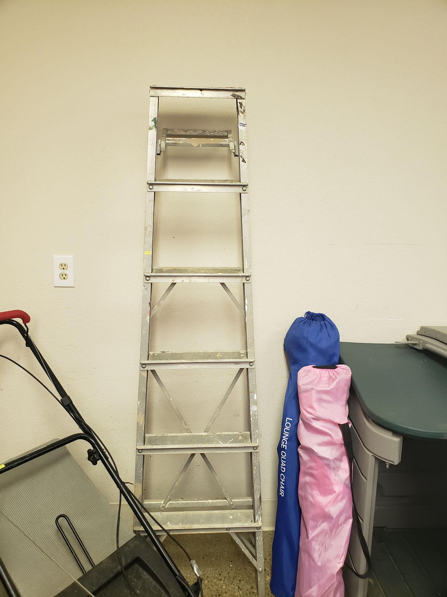 6FT LADDER (1 of 1)