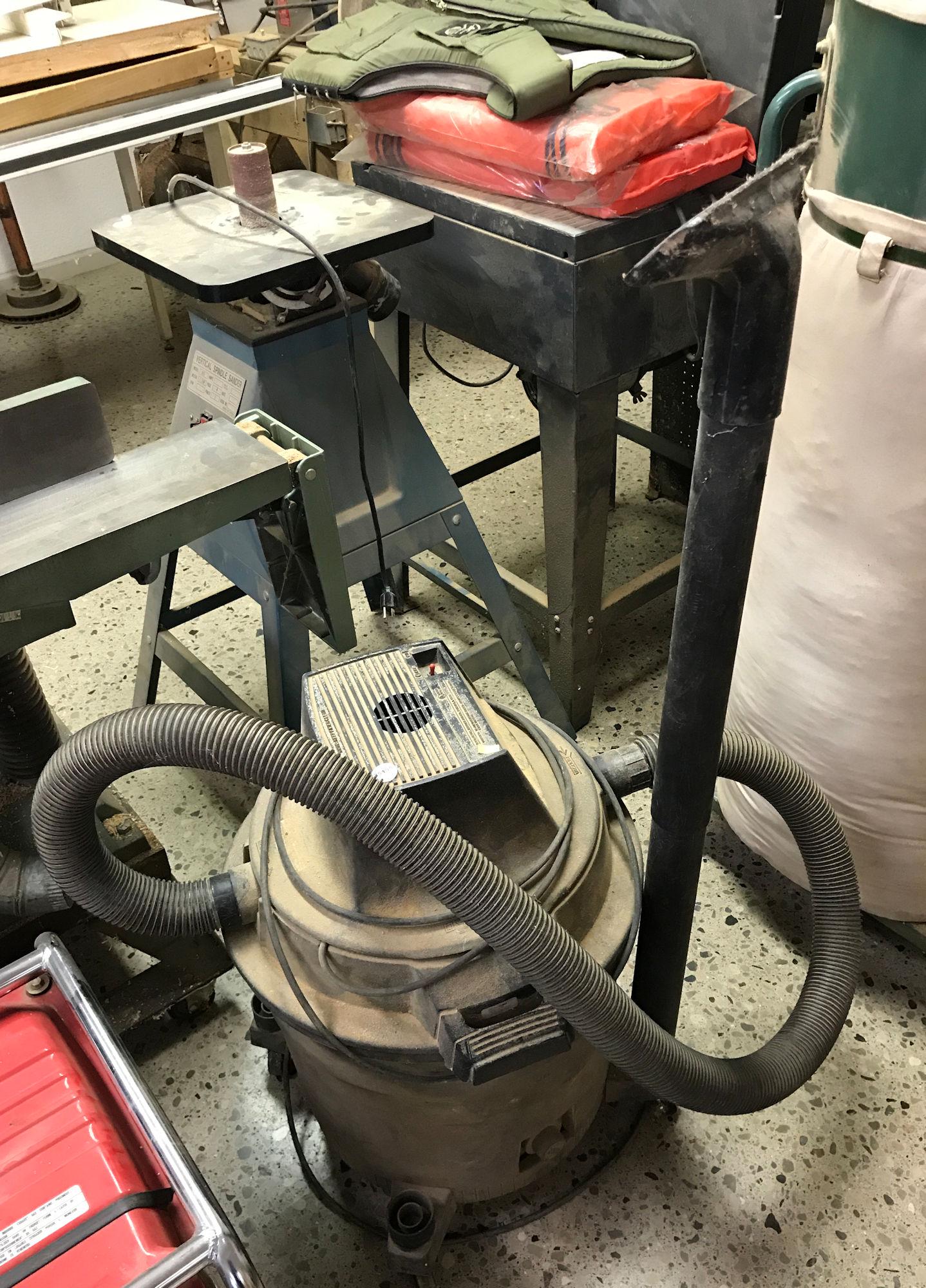 CRAFTSMAN SHOP VAC (1 of 1)
