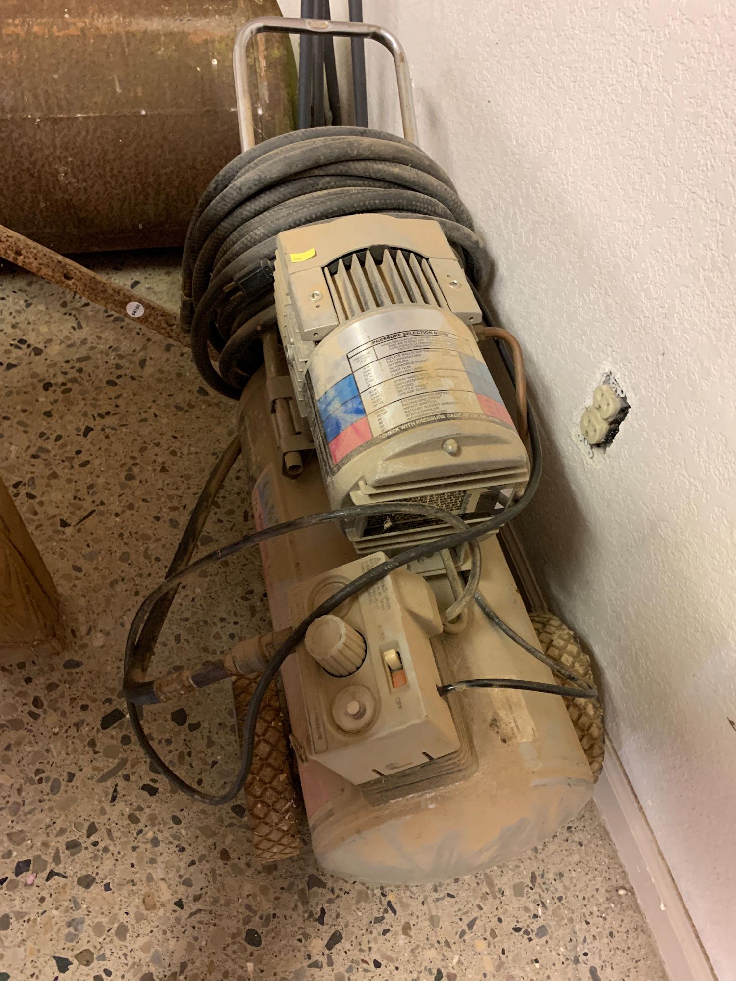 PORTABLE AIR TANK (1 of 1)