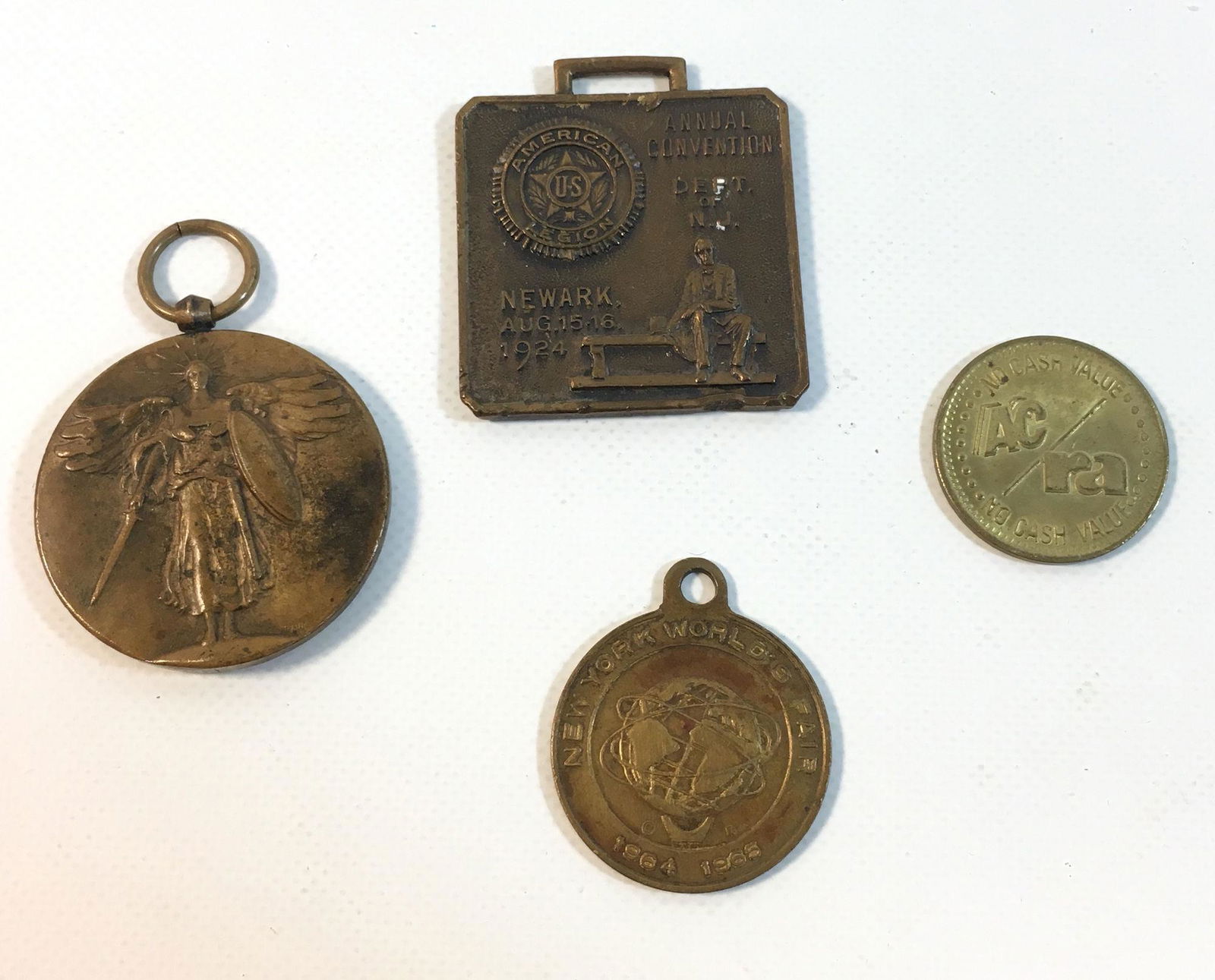 MIXED LOT INCLUDING 27 MARDI GRAS TOKENS, DIME (HOLED), (1 of 7)