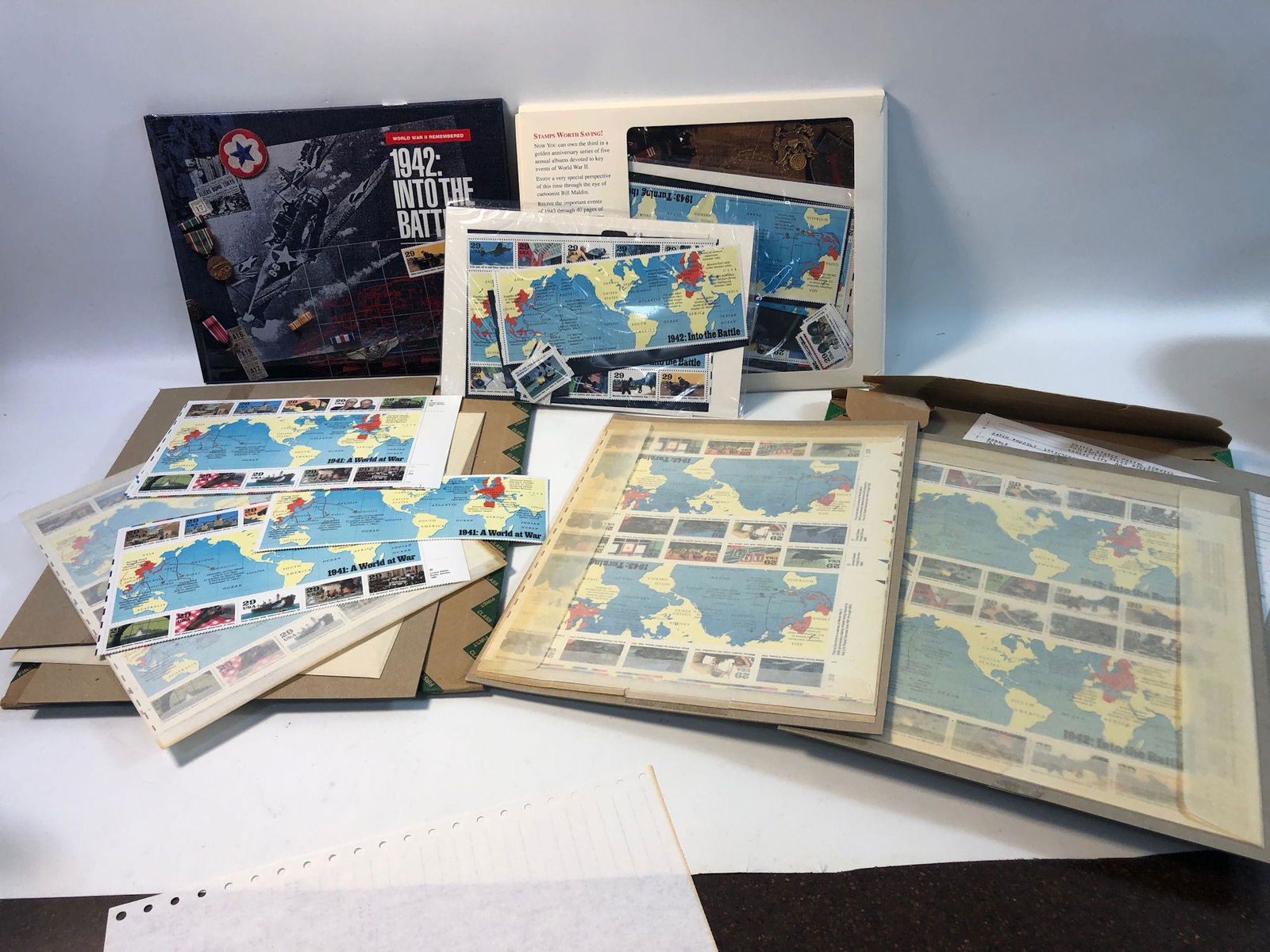 USPS MINT SETS AND STAMP PANES (1 of 10)