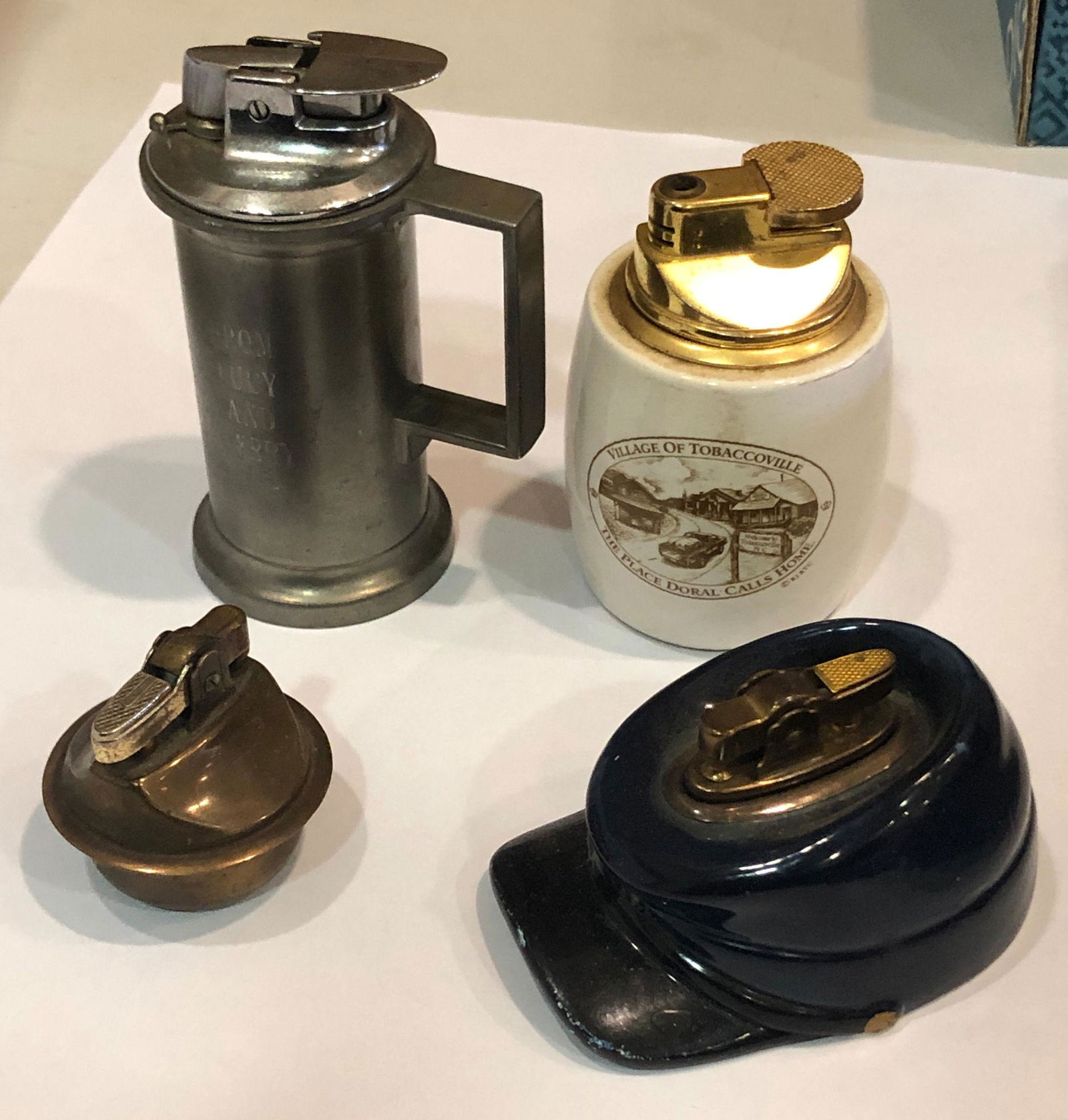 LOT OF VINTAGE DESK LIGHTERS (1 of 1)