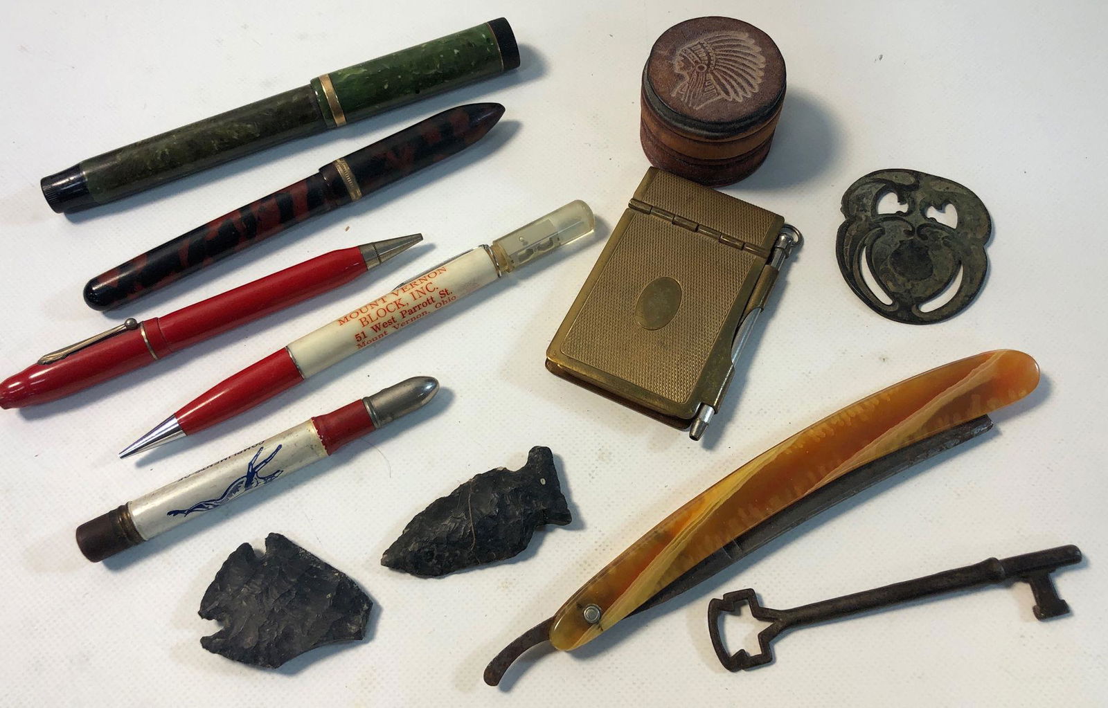 SMALL ACCESSORIES LOT (1 of 3)