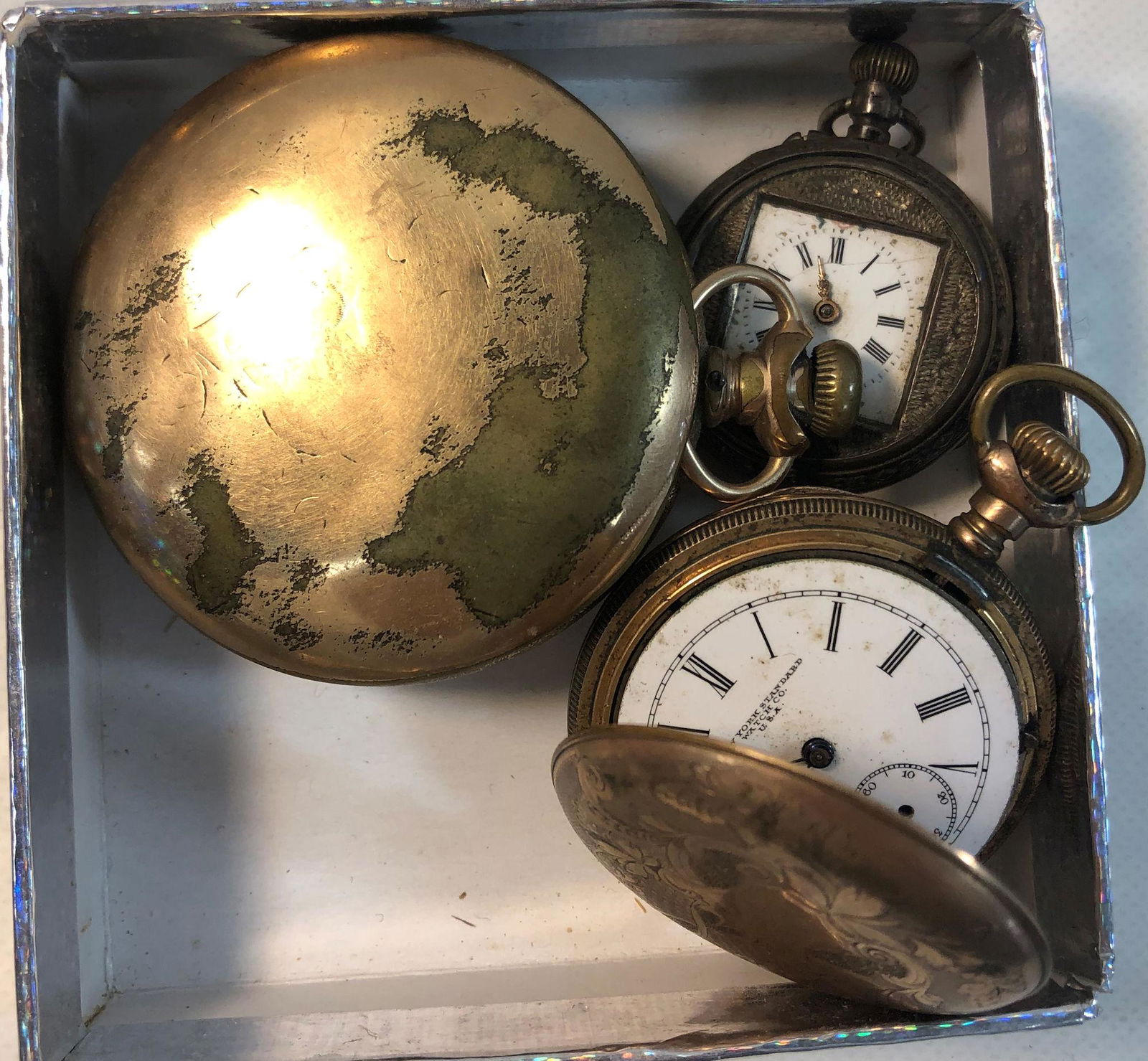 THREE VINTAGE POCKET WATCHES (1 of 6)