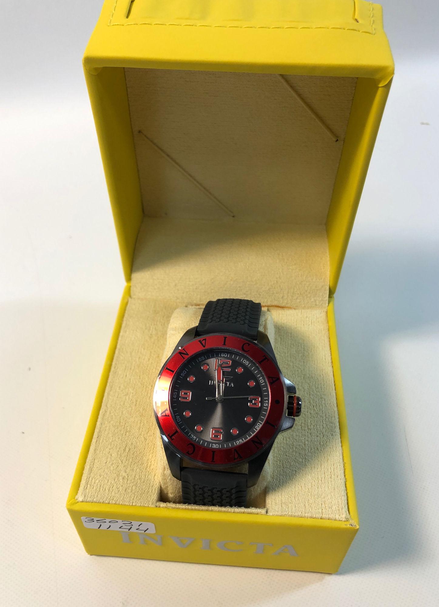 INVICTA WRIST WATCH (1 of 8)