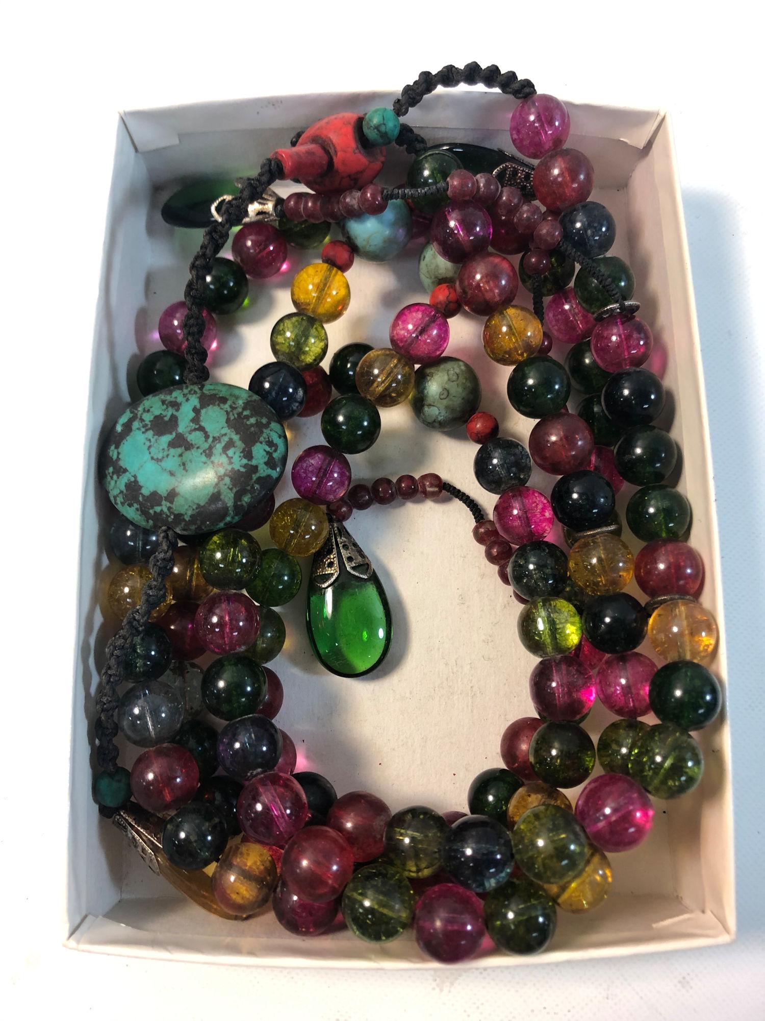 OVERSIZED FASHION NECKLACE (1 of 2)