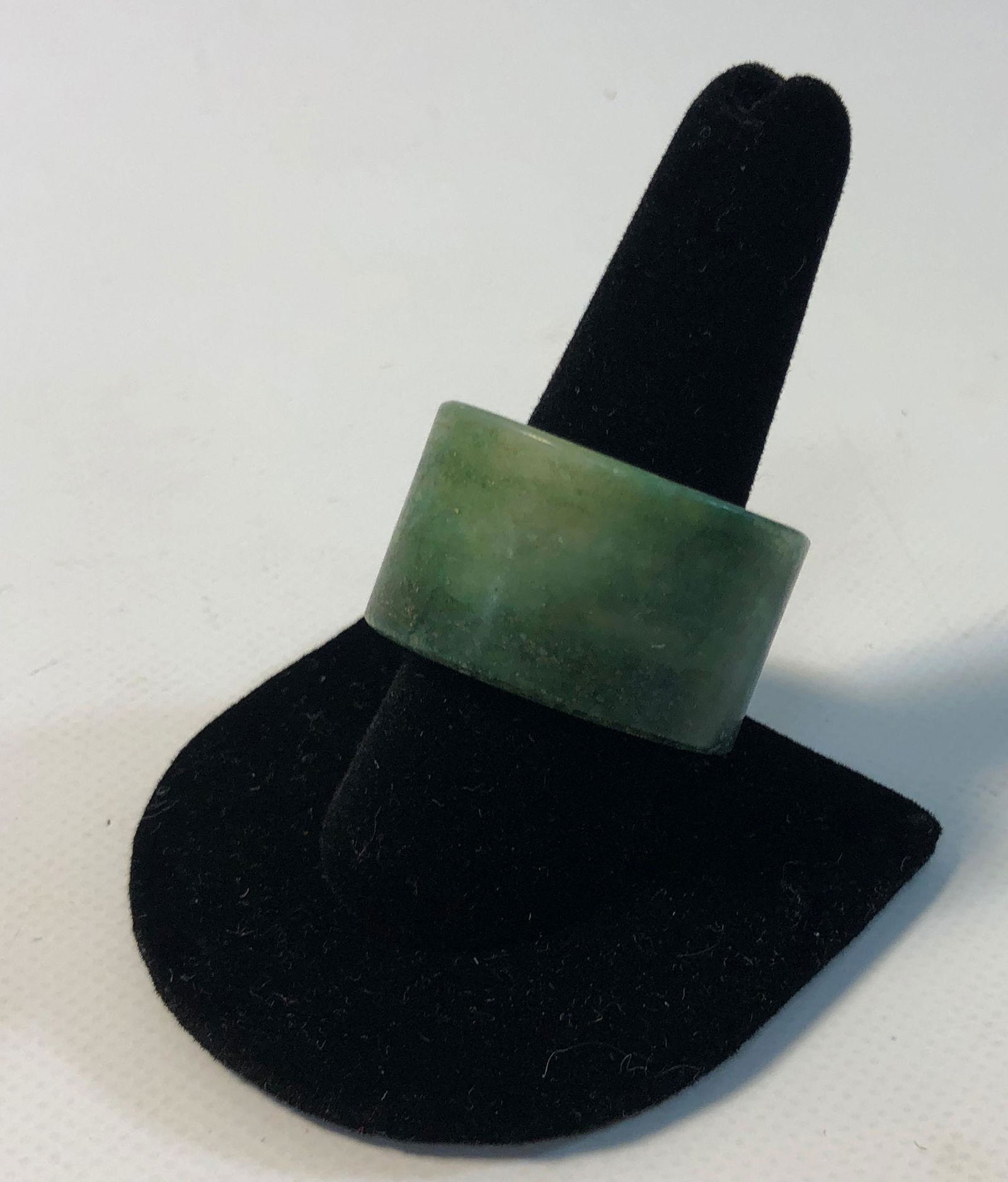POLISHED GREEN JADE RING (1 of 3)