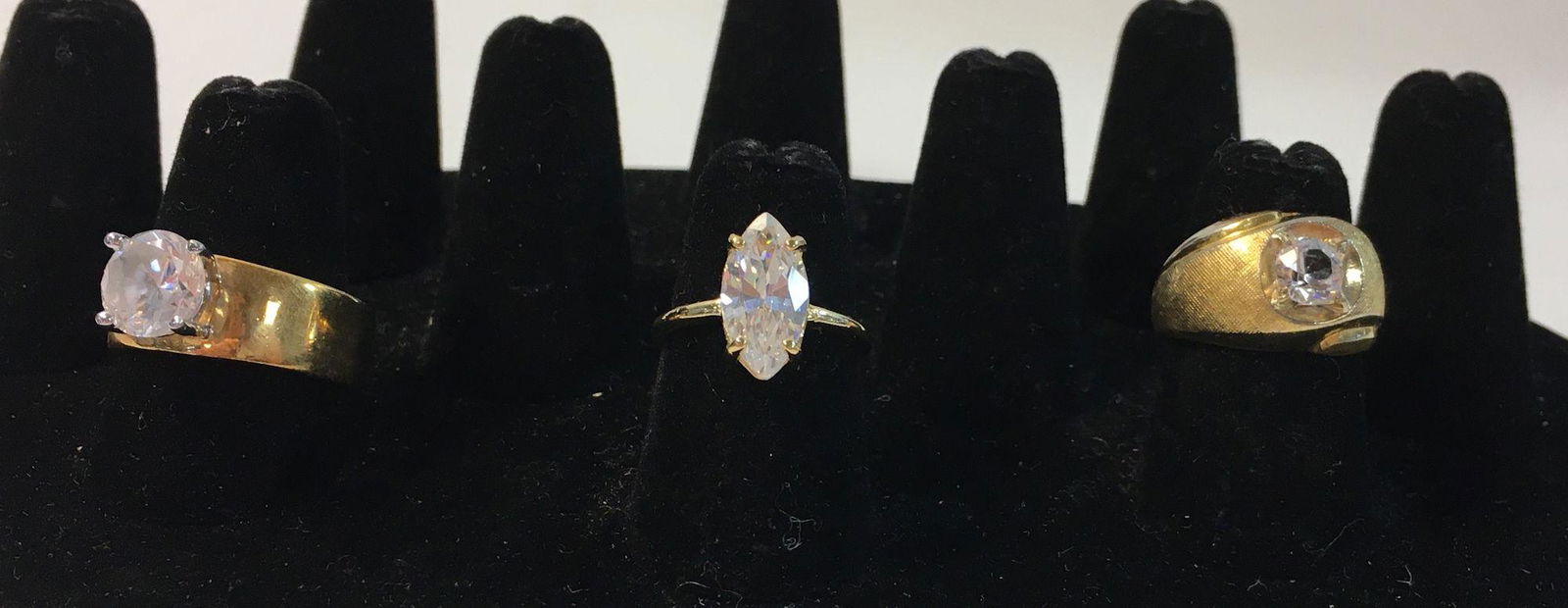 LOT OF ASSORTED COCKTAIL RINGS (1 of 4)