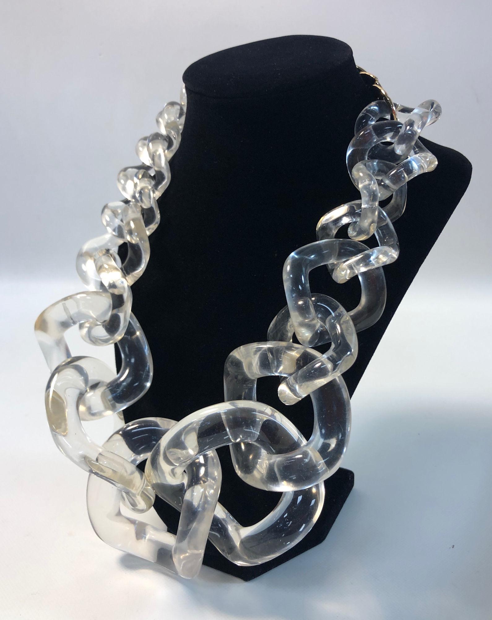 OVERSIZED ACRYLIC LINK STATEMENT NECKLACE (1 of 5)