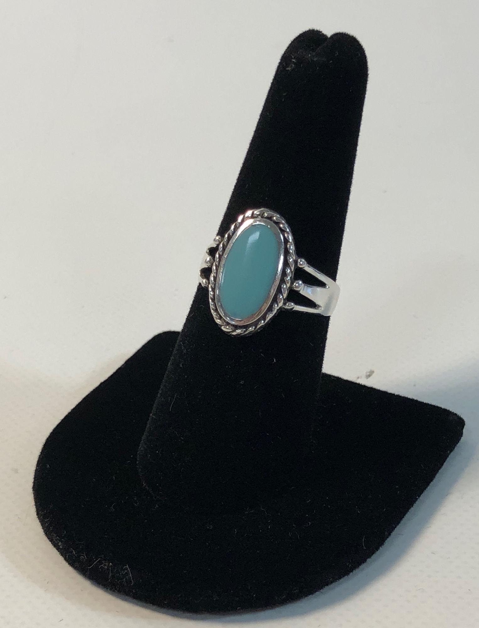 STERLING SILVER SOUTHWESTERN STYLE RING (1 of 6)
