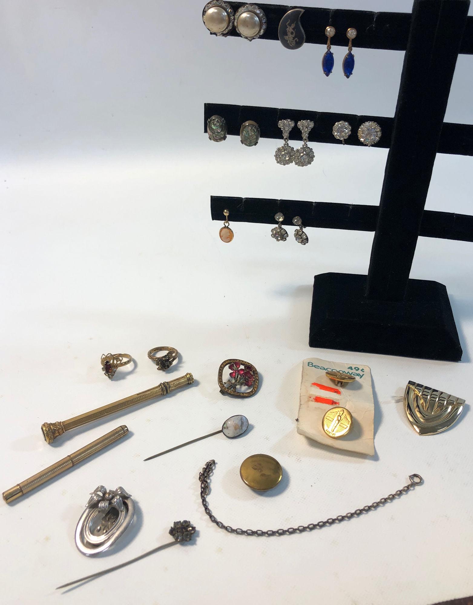LOT OF ASSORTED JEWELRY AND ACCESSORIES (1 of 11)
