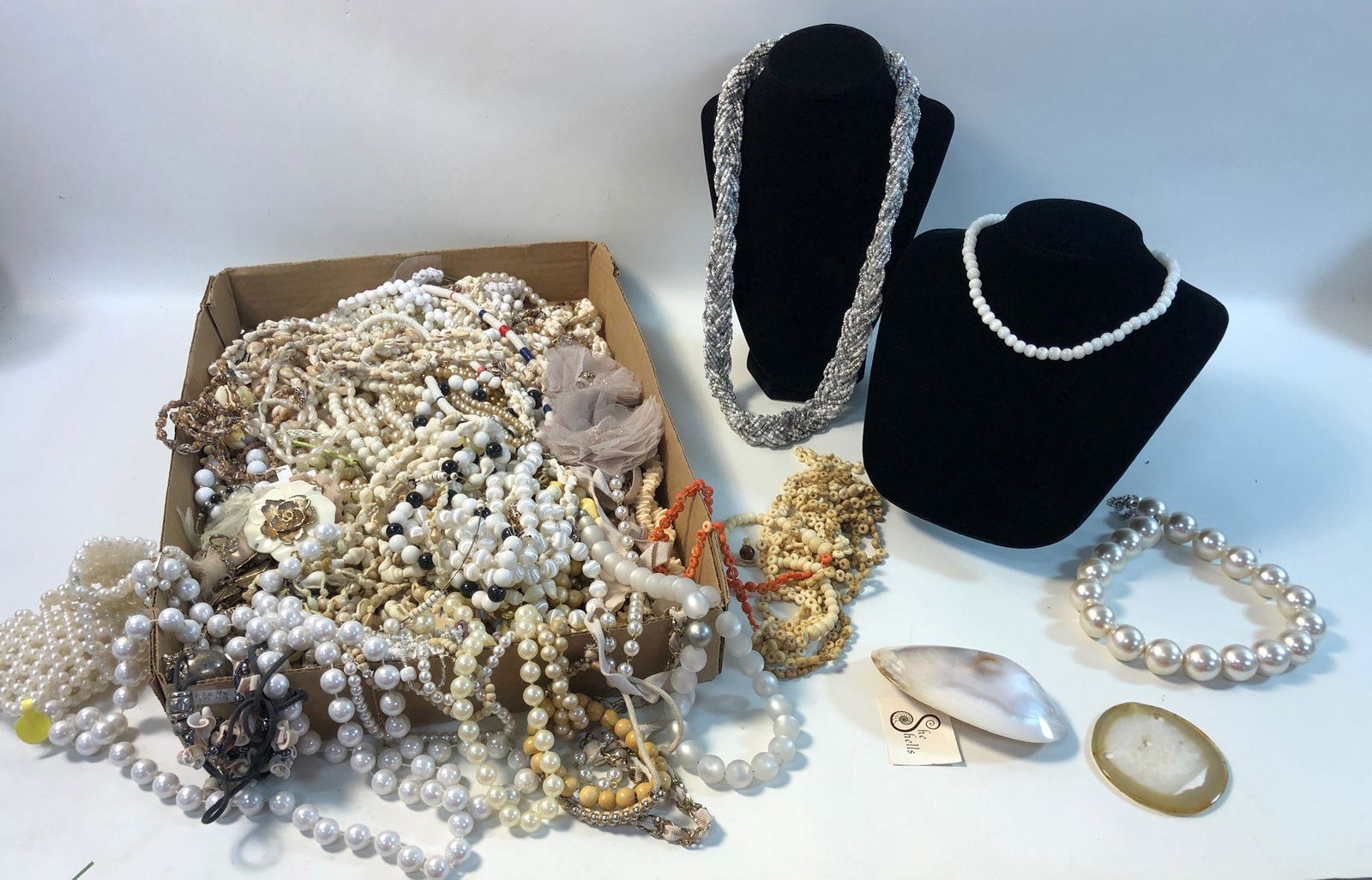 LOT OF ASSORTED COSTUME AND FASHION JEWELRY (1 of 7)