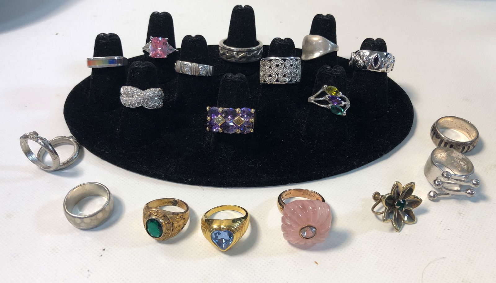 LOT OF ASSORTED COCKTAIL RINGS (1 of 8)