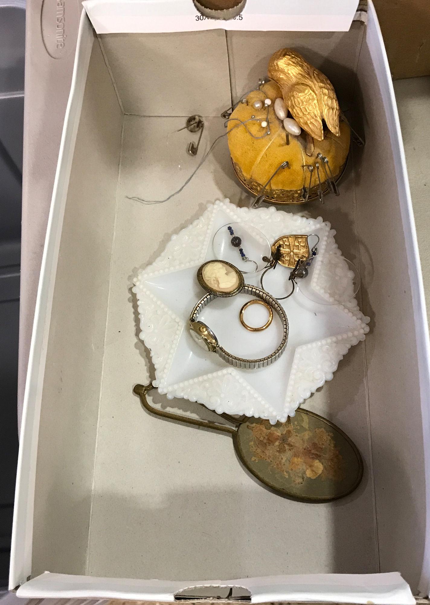 BOX LOT MISCELLANEOUS ITEMS (1 of 10)