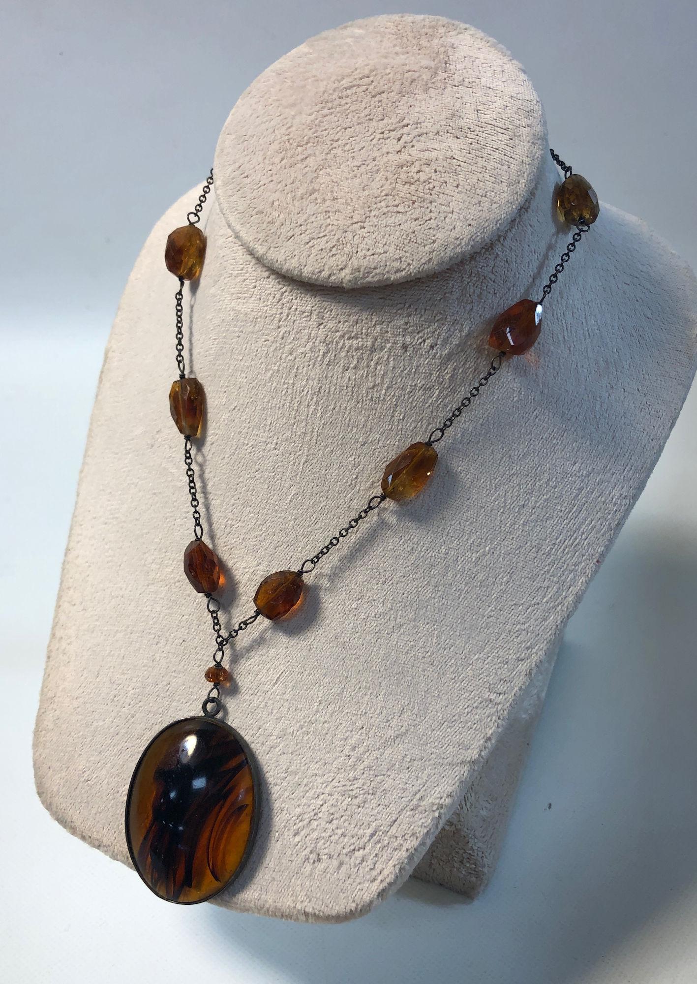 AMBER NECKLACE (1 of 4)
