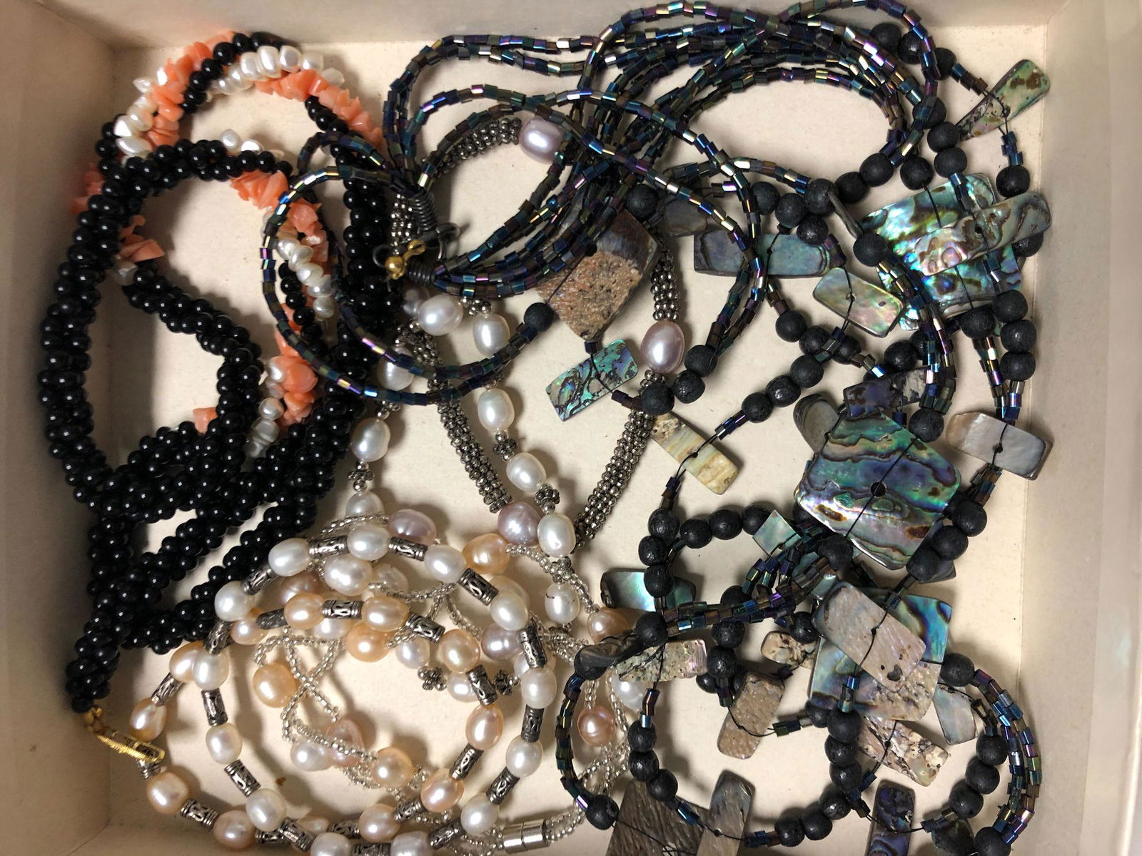 LOT OF OCEANIC FASHION JEWELRY (1 of 4)