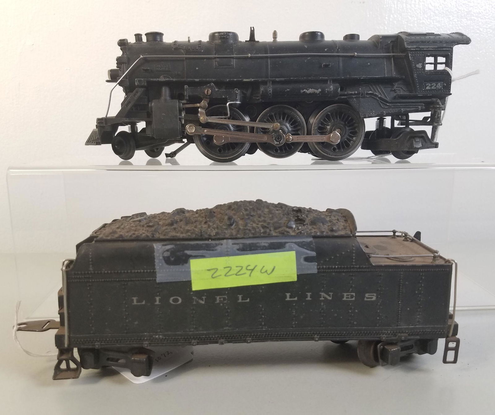 LIONEL O GAUGE PRE WAR- 224 ENGINE WITH 2224W TENDER (1 of 7)