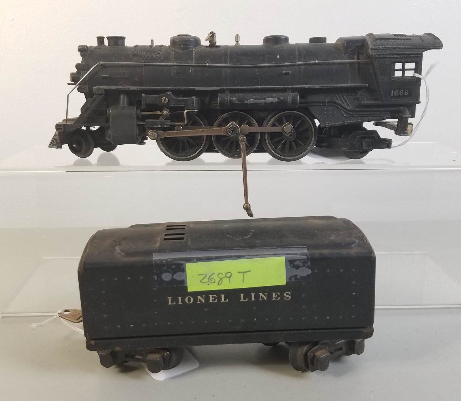 LIONEL O GAGUE PRE WAR- 1666 ENGINE WITH 2689 TENDER: LIONEL O GAGUE PRE WAR- 1666 ENGINE WITH 2689 TENDER