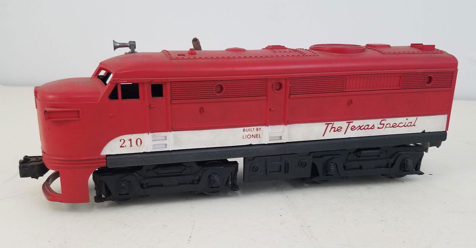 LIONEL O GAUGE POST WAR- 210 TEXAS SPECIAL ALCO DIESEL, (1 of 6)